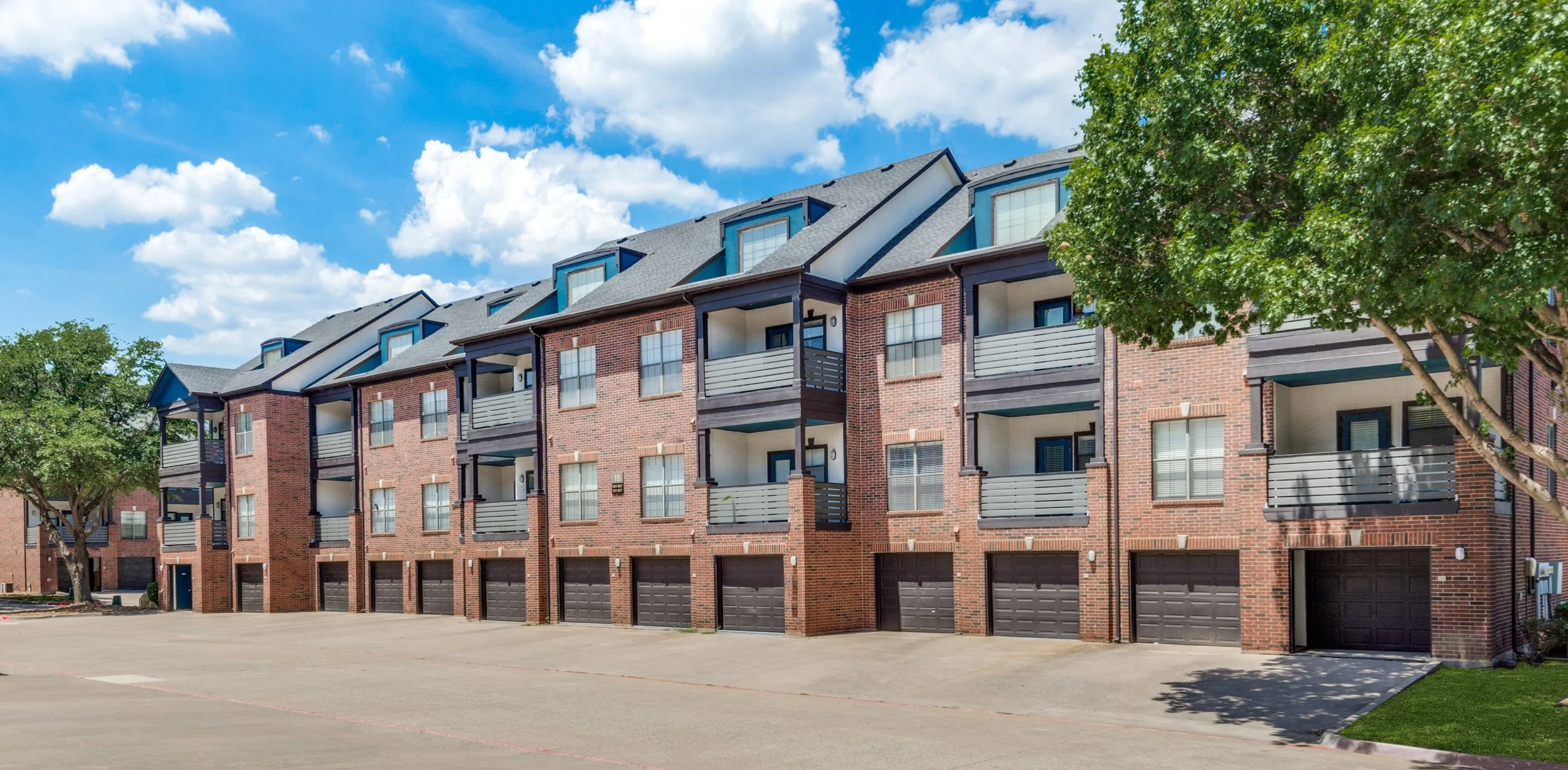 ELLINGTON EXTERIOR 5.jpg