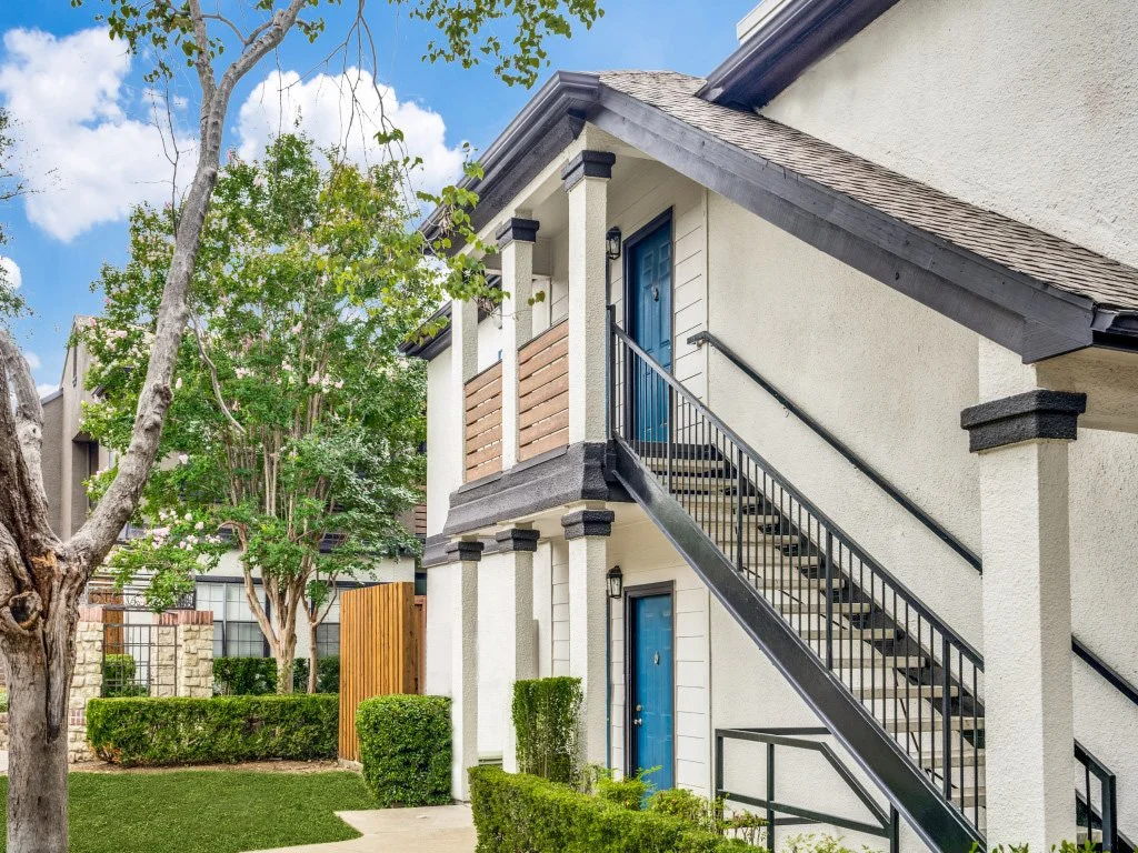 VINCENT EXTERIOR 2.jpg