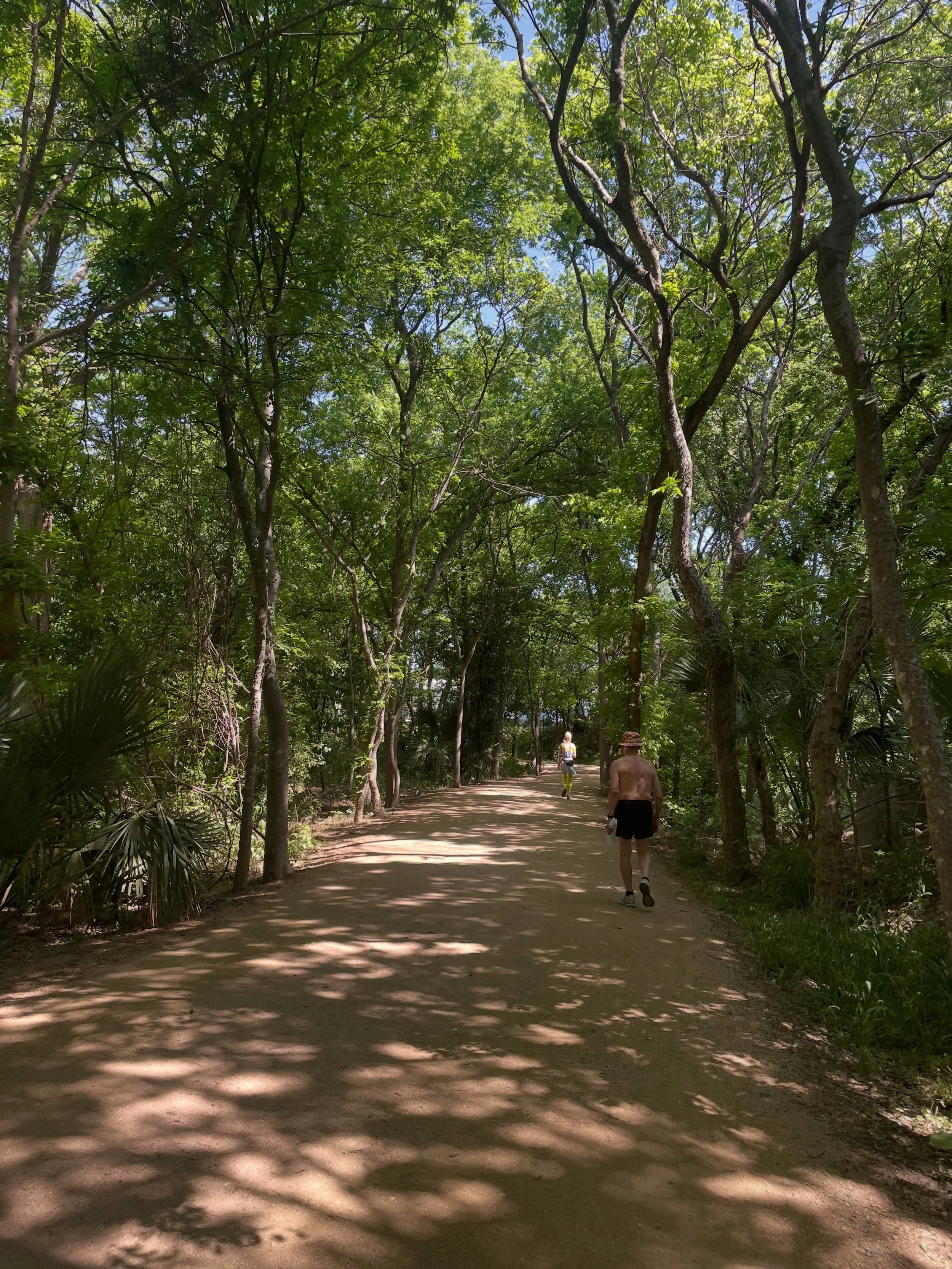 Cooler temps mean running season is officially here! Massage can help all of us runners out there as we get back into a regular groove. A monthly deep tissue massage helps with soreness and recovery, and can smooth out a hitch in your giddyup. 🤠 🏃?