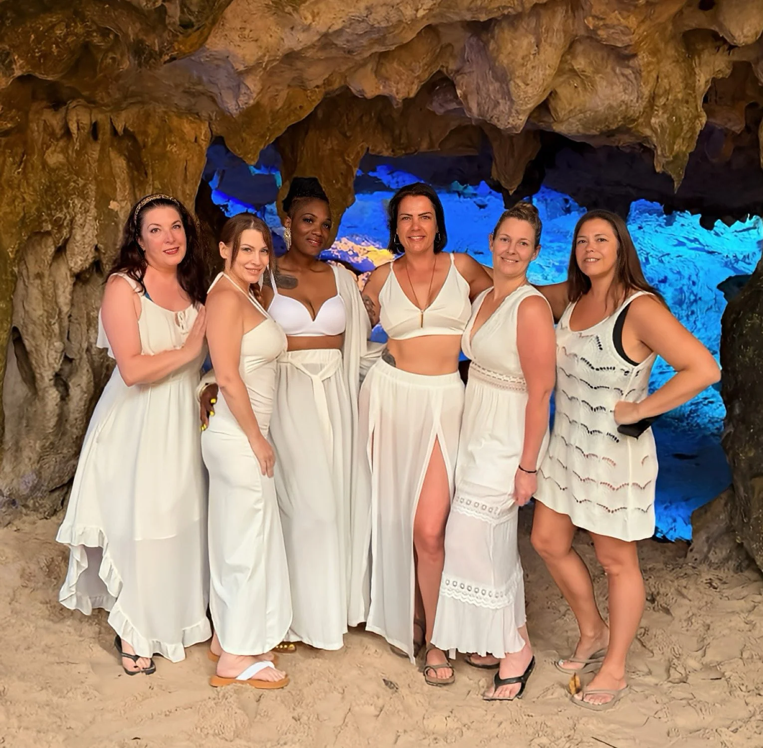 Group - Tulum - White Party - Girls.jpeg