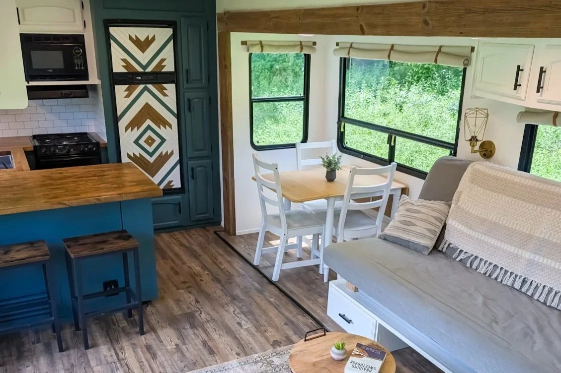 Maggie - Creative Studio on Wheels