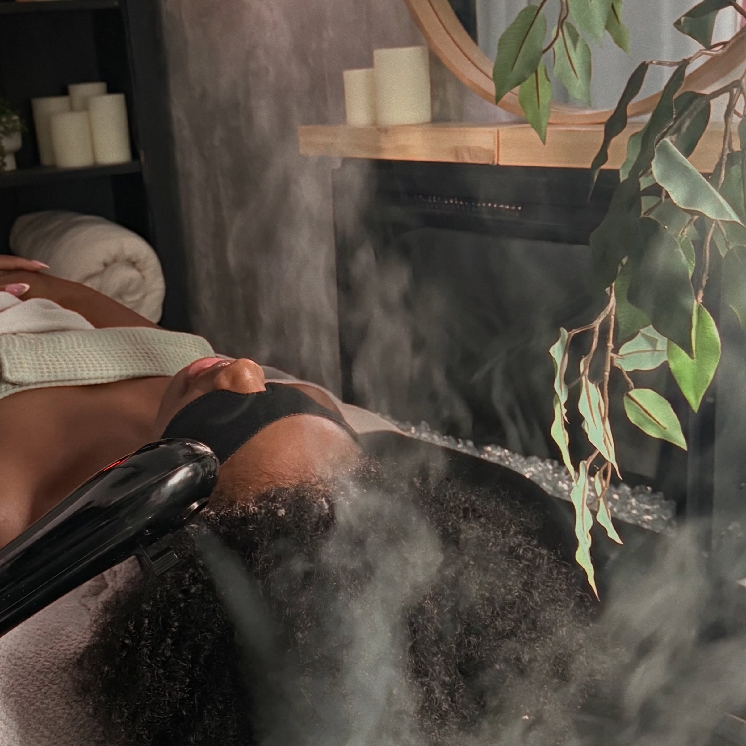 Falling in love with spa evenings&hellip;. What a cozy night for hydrated curls🤍🍃