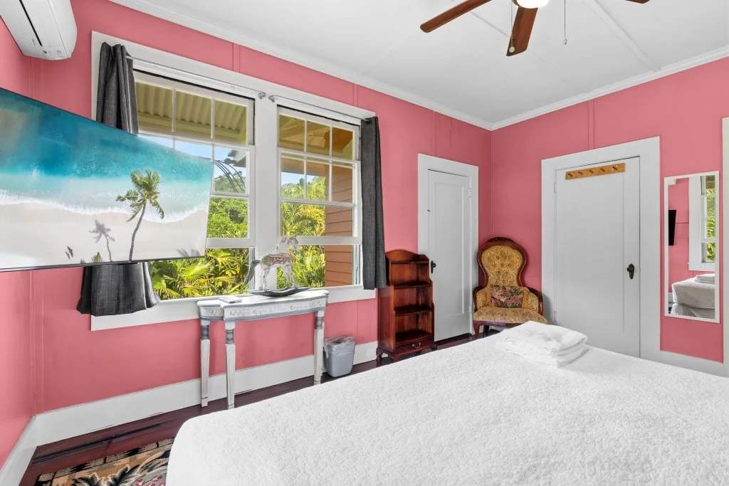 pinkroom.jpg