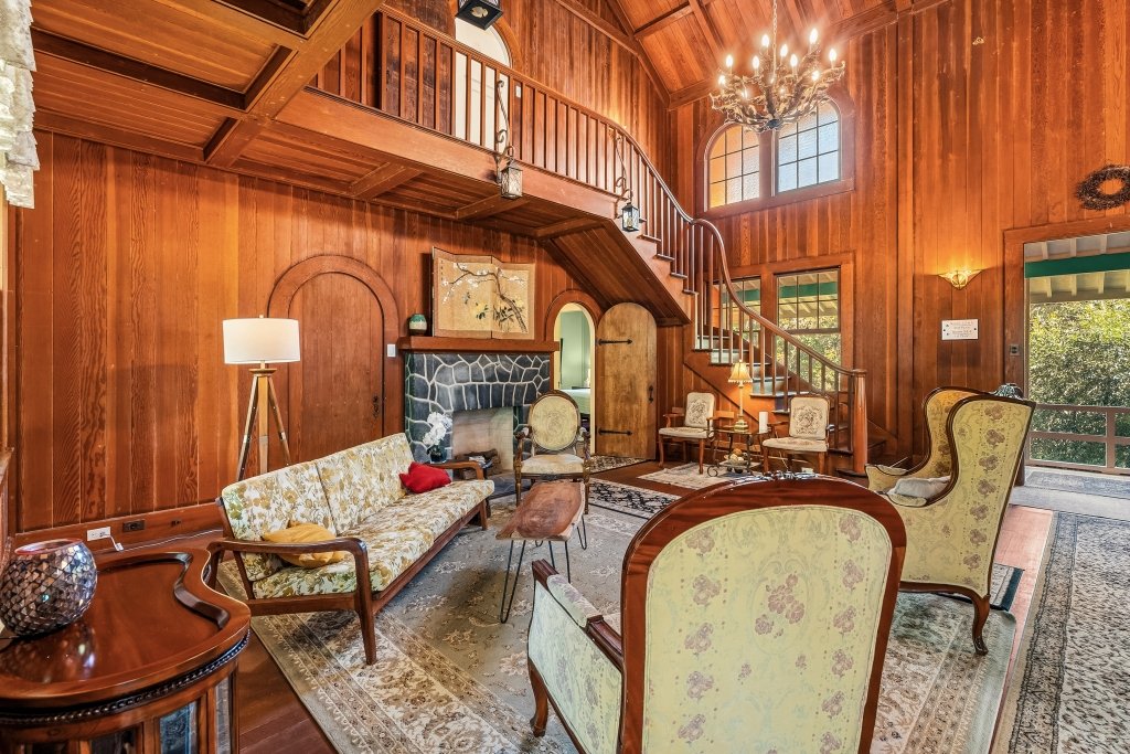 living area staircase2.jpg
