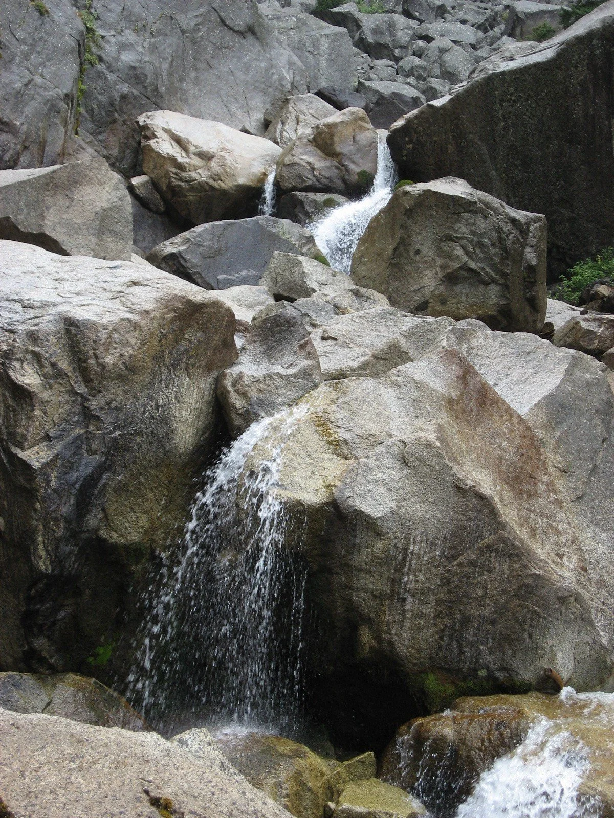 Illillouette Canyon