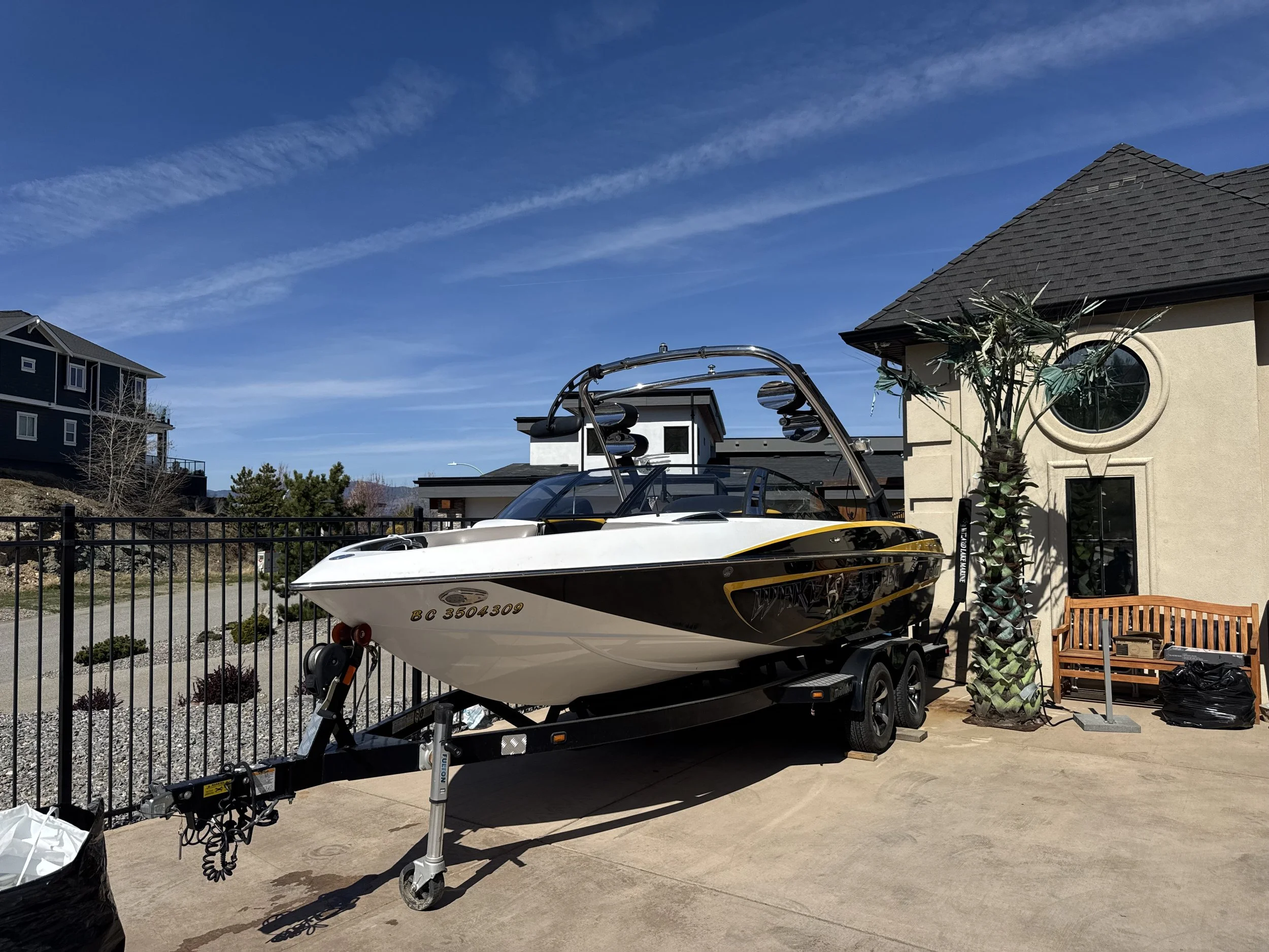 Malibu Surf Boat