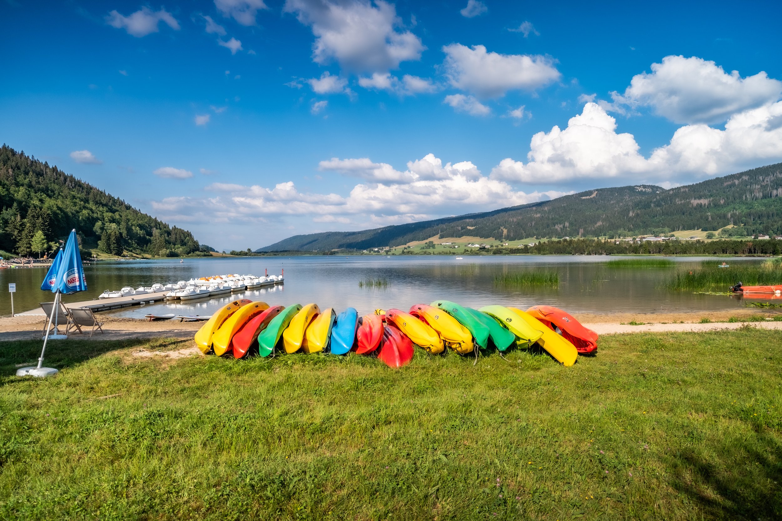 Nombreuses activité nautiques à faire au lac des Rousses