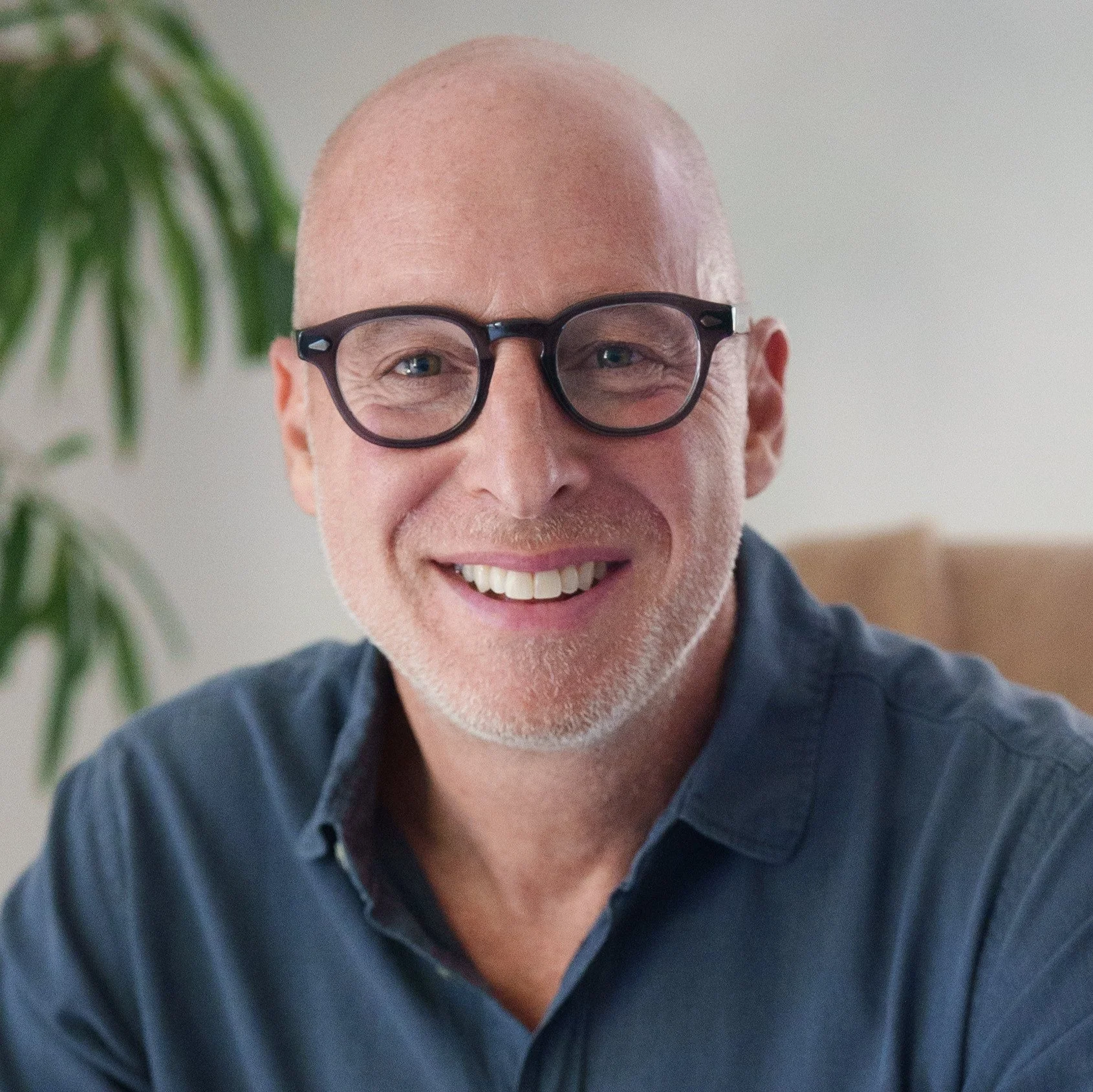 Shane Edelman, Associate Marriage and Family Therapist (AMFT) providing psychotherapy for adults and couples in Los Angeles.