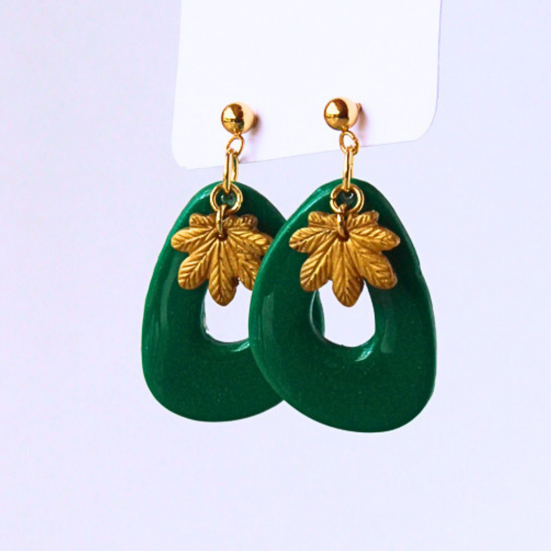 Boucles d’oreilles Pendentifs verts et feuilles tropicales dorées