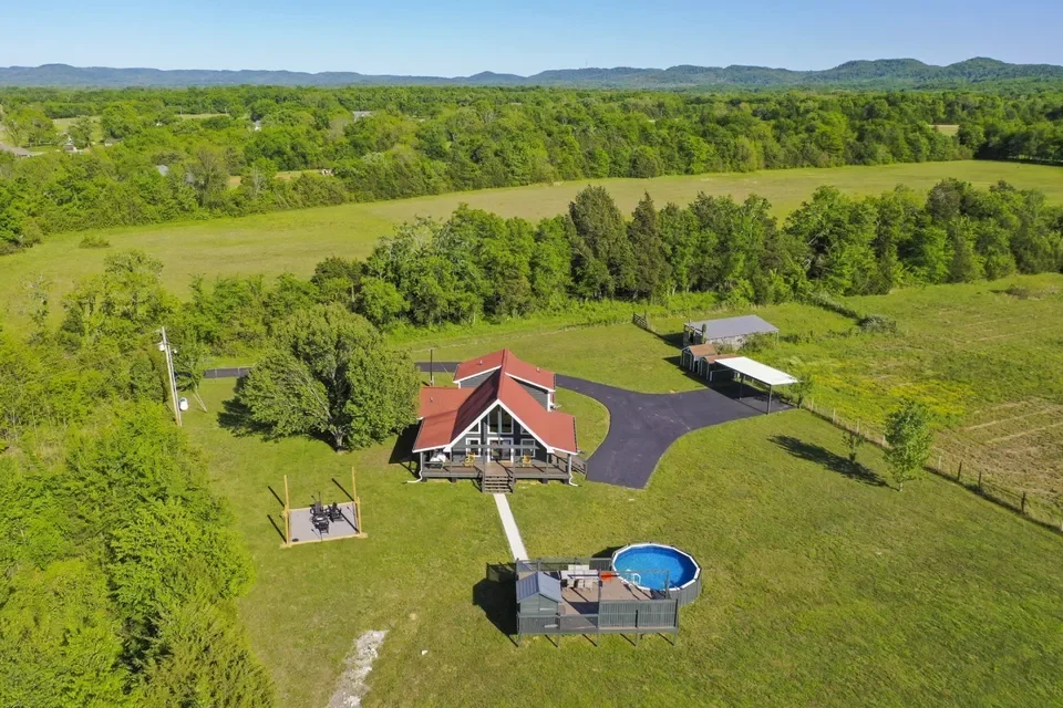 Discover Our Christiana, Tennessee Stays