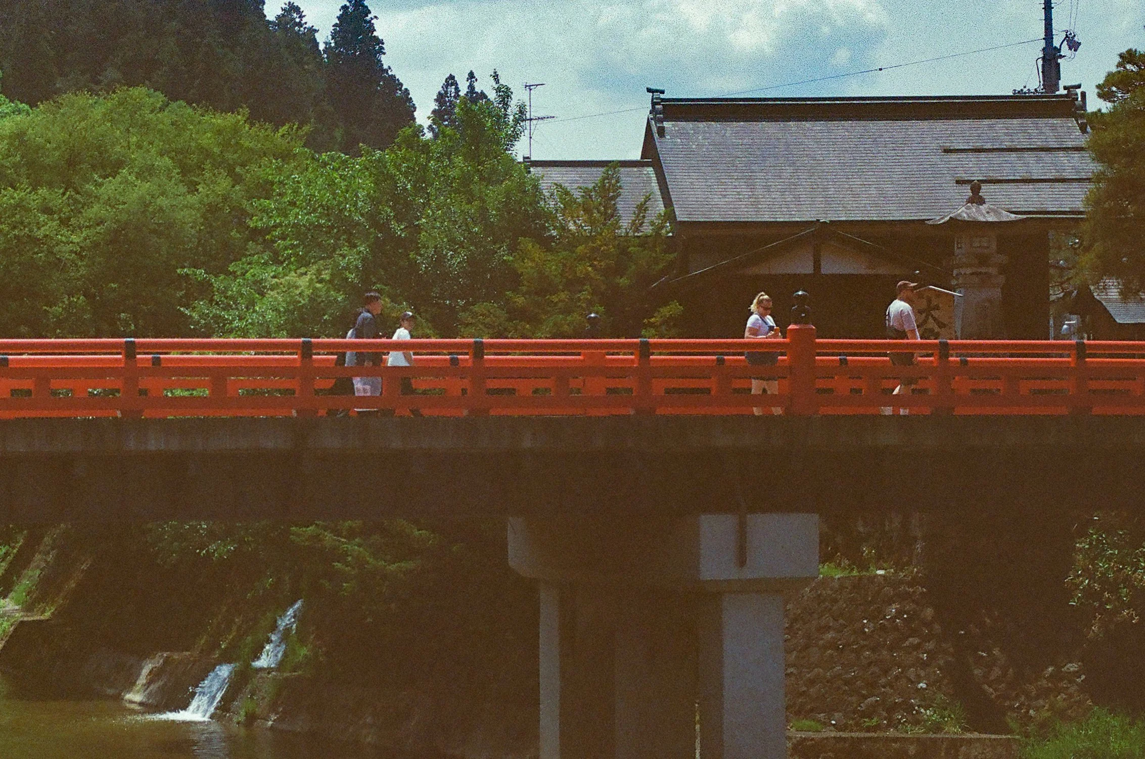 000077430002_36.jpg