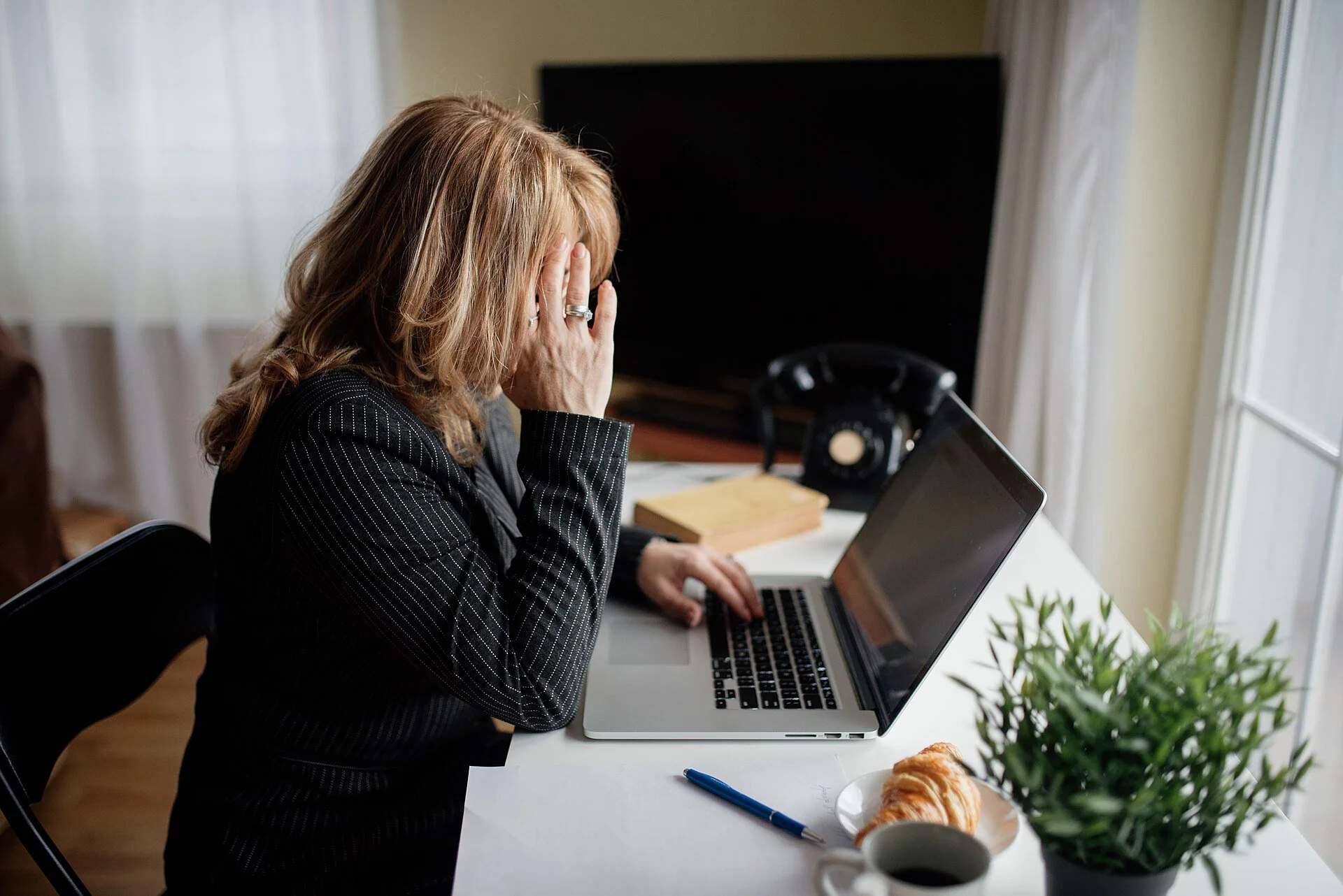 The High-Functioning Anxiety Trap: Why Perfectionism Is Burnout in Disguise