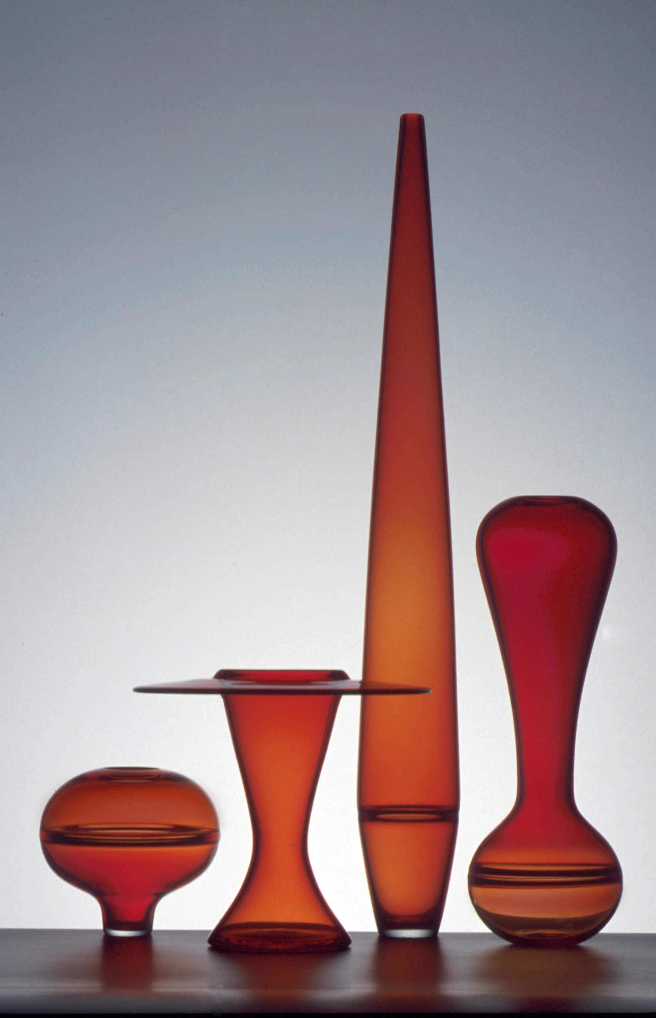 Scarlet Skyline, 2001, blown glass, 900x350x 280mm. Photographer: David Macarthur 