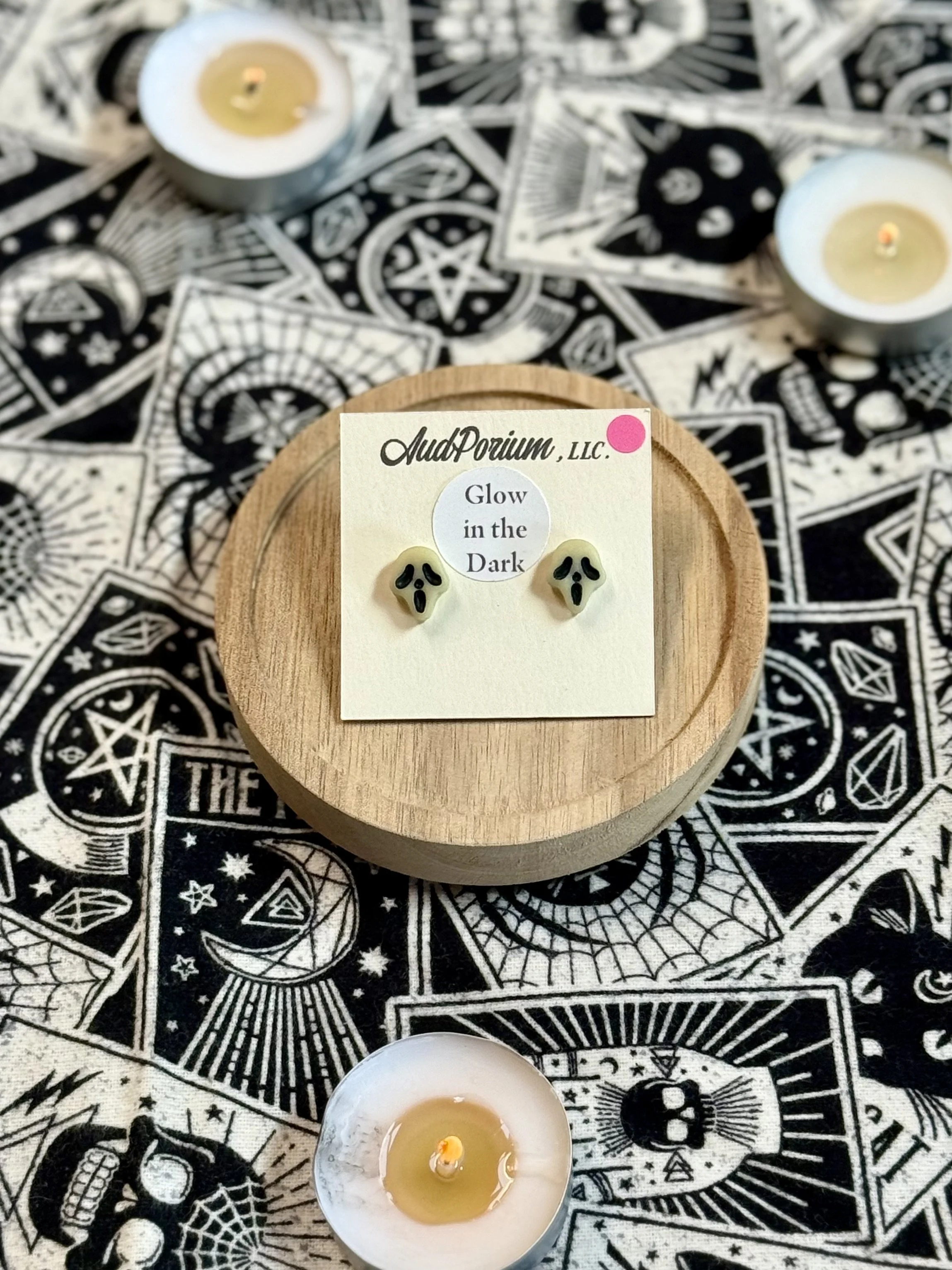Glow-in-the-dark Ghosty Face Studs