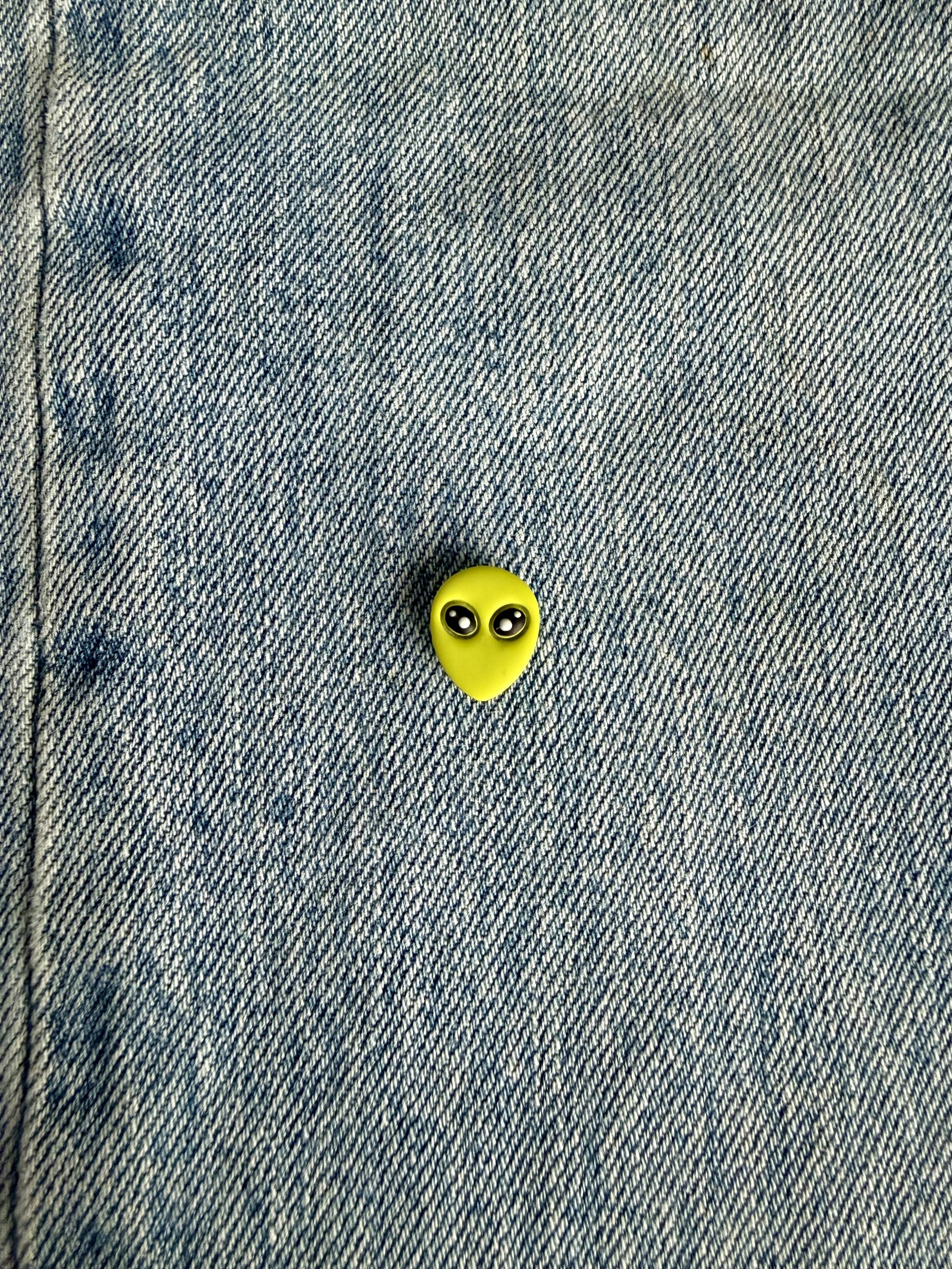 Alien Head Pin
