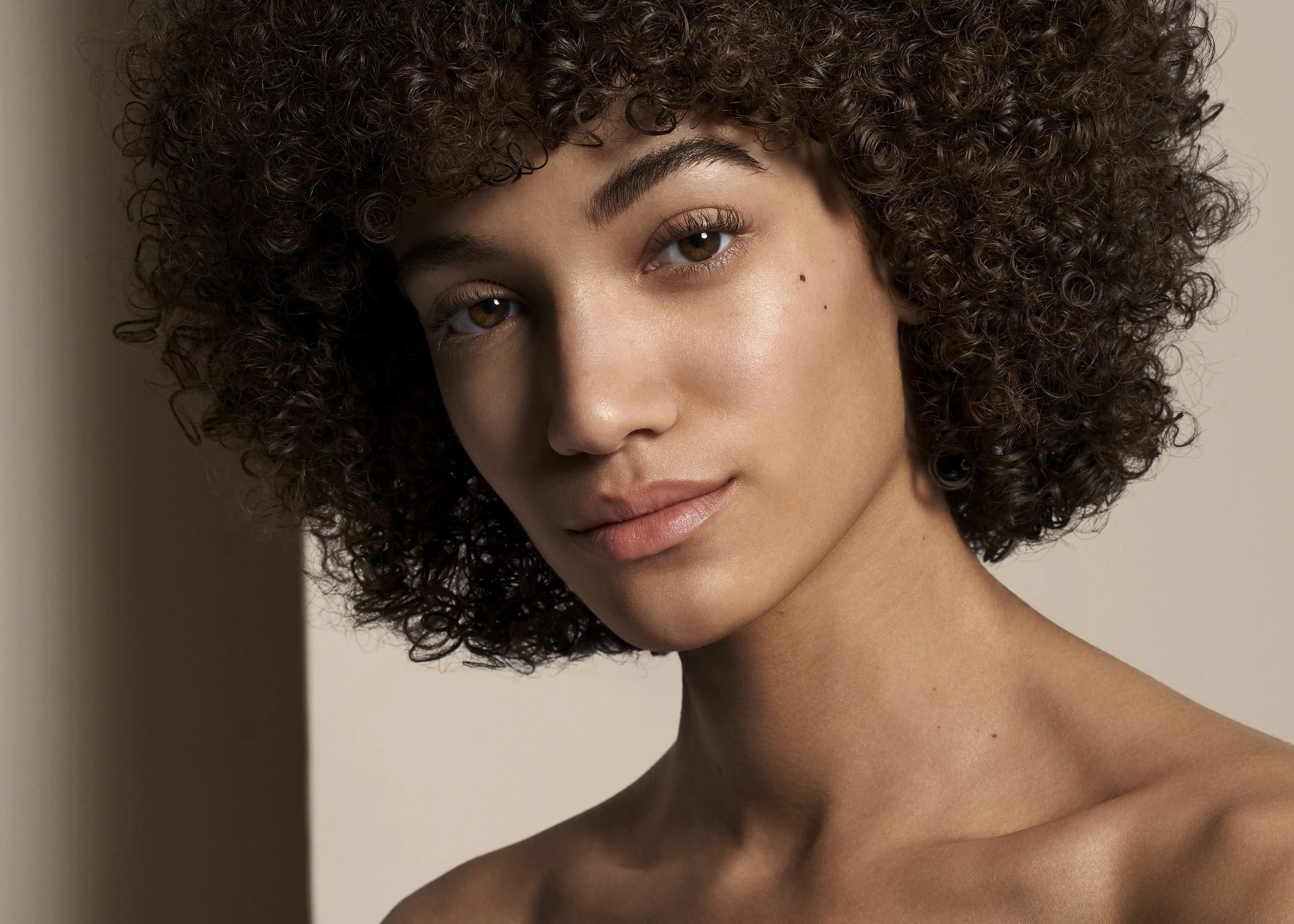 1180319_Bobbi-Brown_02Shot_HydratingSkincare_061_sRGB300.jpg
