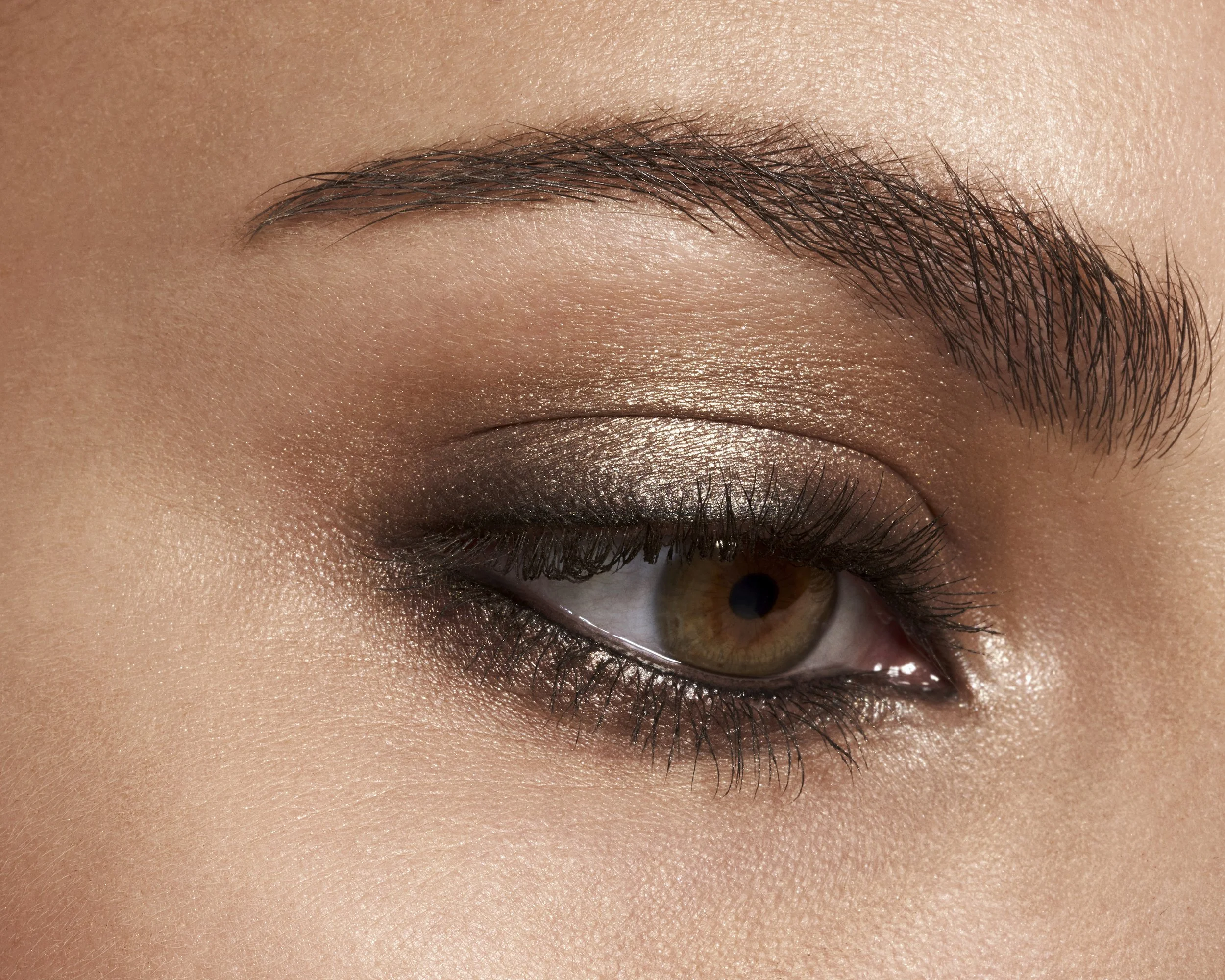 180319_Bobbi-Brown_03Shot_DeluxeEyeAndCheek_Duo_323_sRGB300.jpg