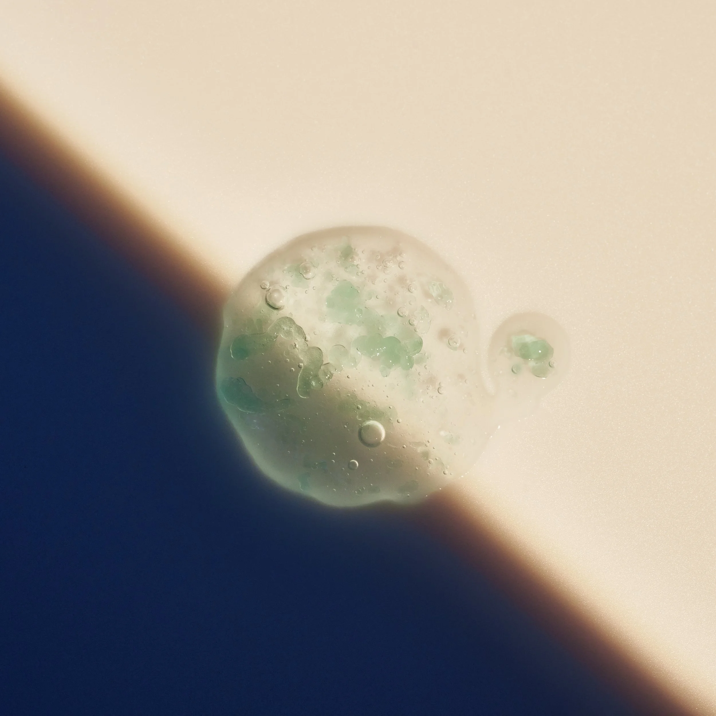 _REVIVE_CONT_SERUM_SE_01055 1_sesselind.jpg
