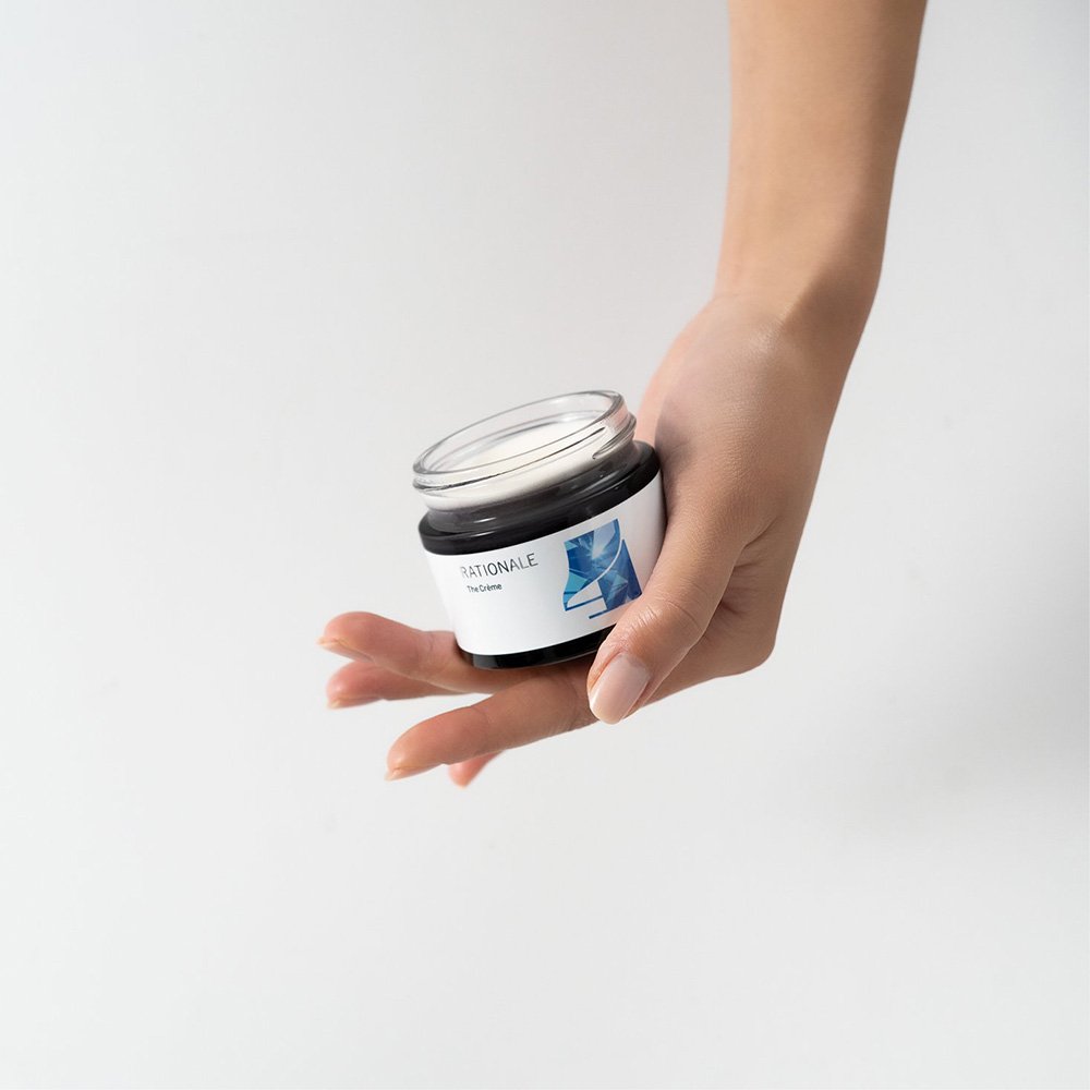 4-CREME-InHand.jpg