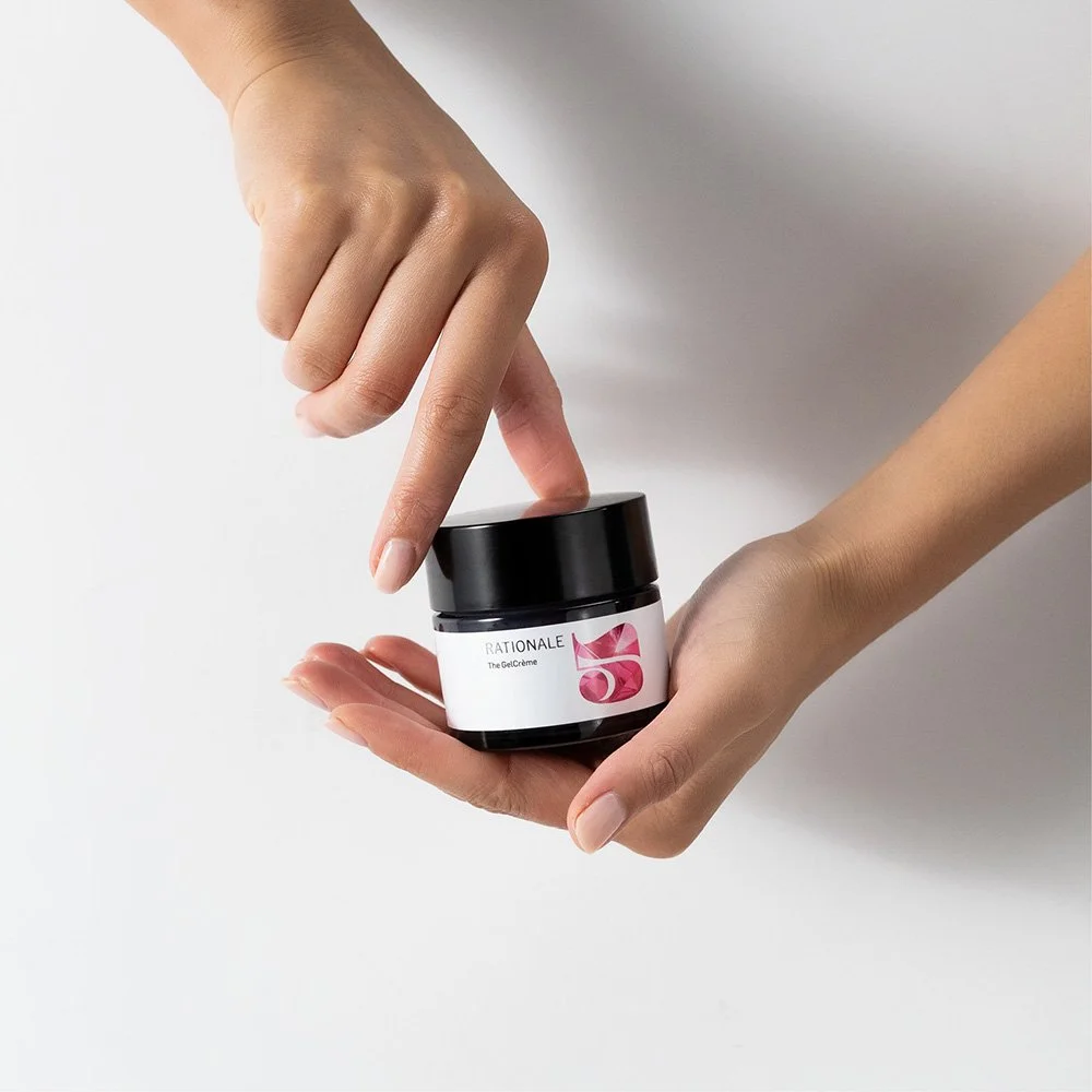 5-GELCREME-InHand.jpg