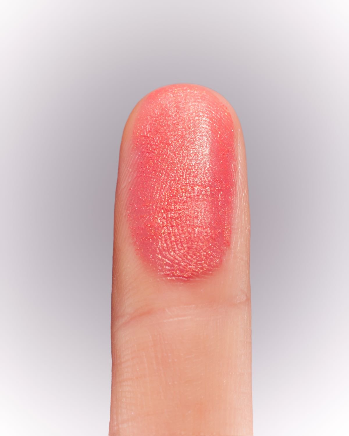 2_RATIONALE-BEAUTIFUL-BALMS-CHEEKS_Finger.jpg