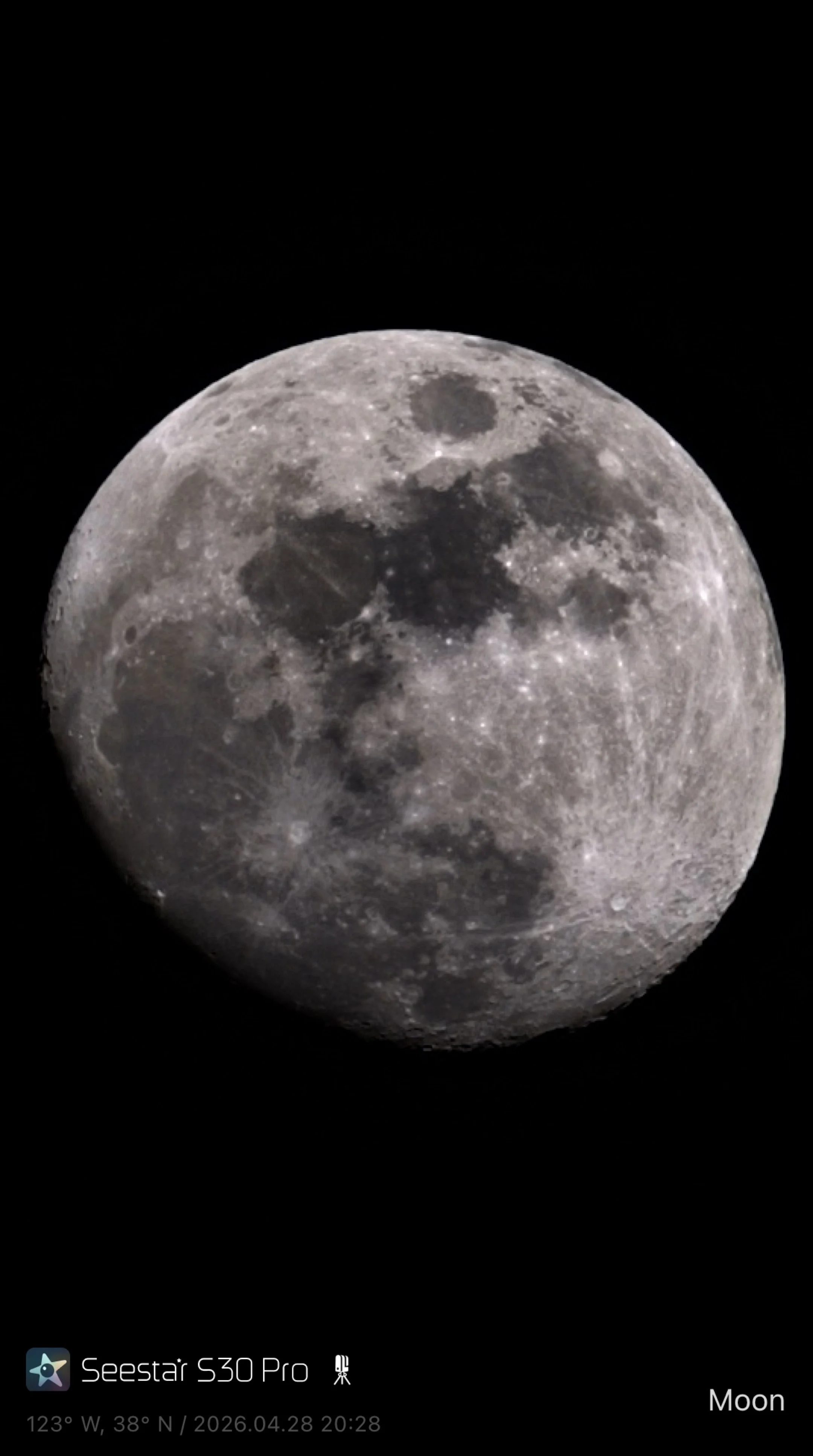 2026-04-28-202816-Lunar.jpg