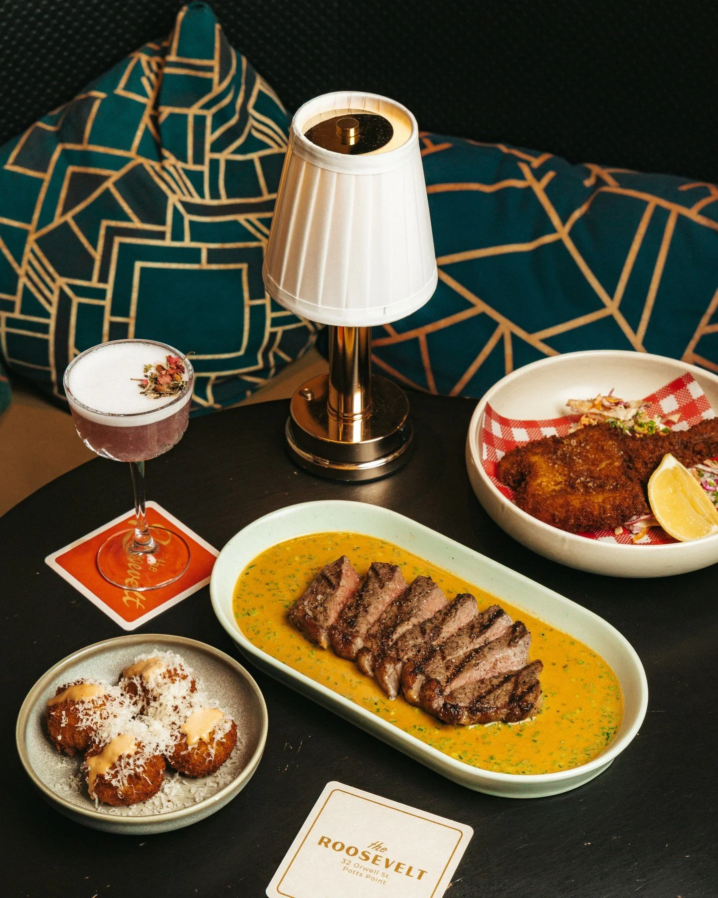 Group Dining Restaurant, Large & Small Groups with Set Menus & Exceptional Drinks in Potts Point, Kings Cross, Eastern Suburbs