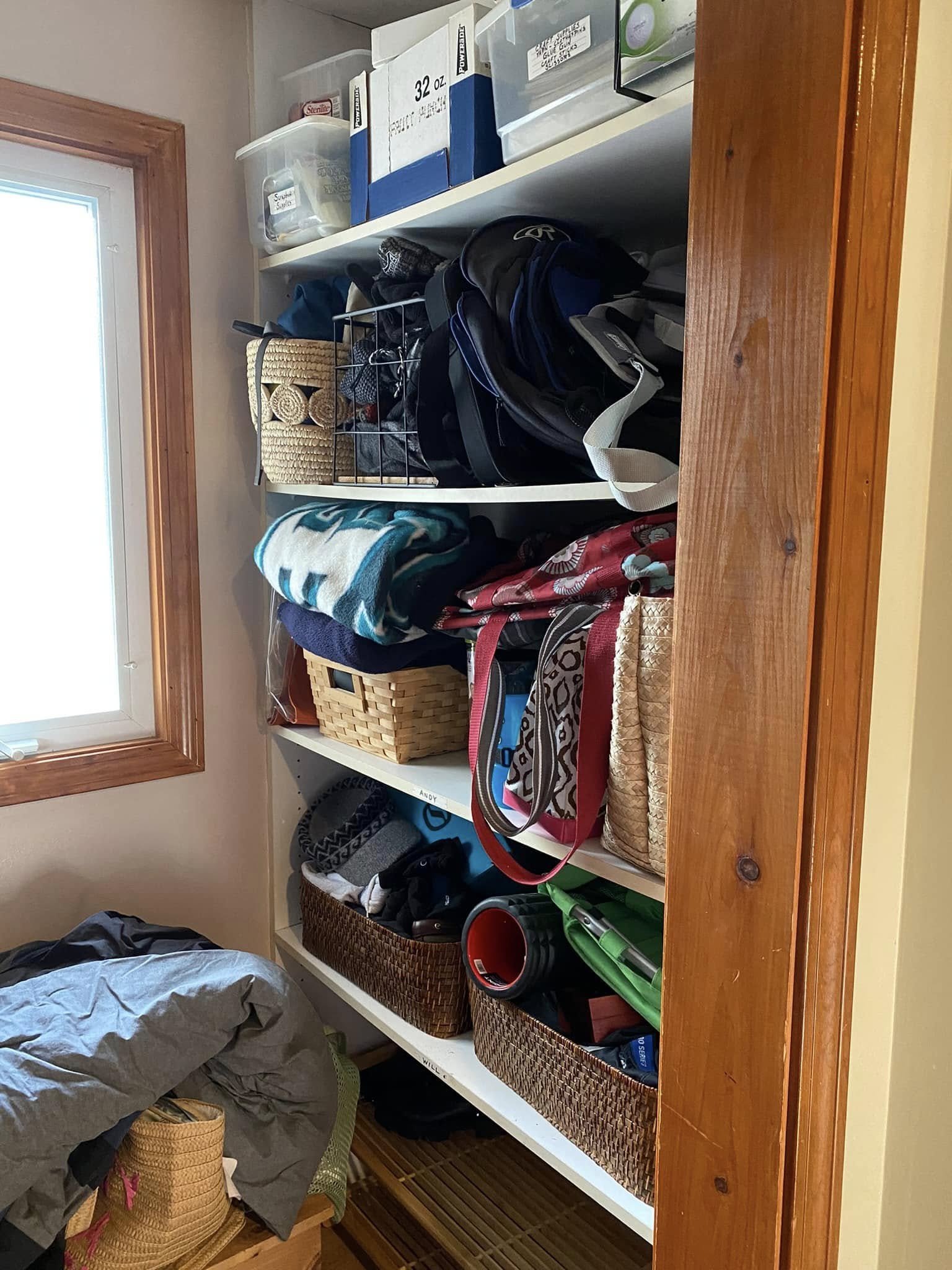 closet_b44.jpg