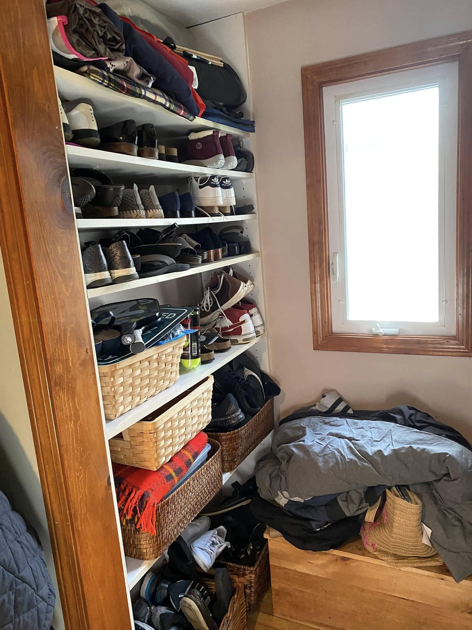 closet_b42.jpg