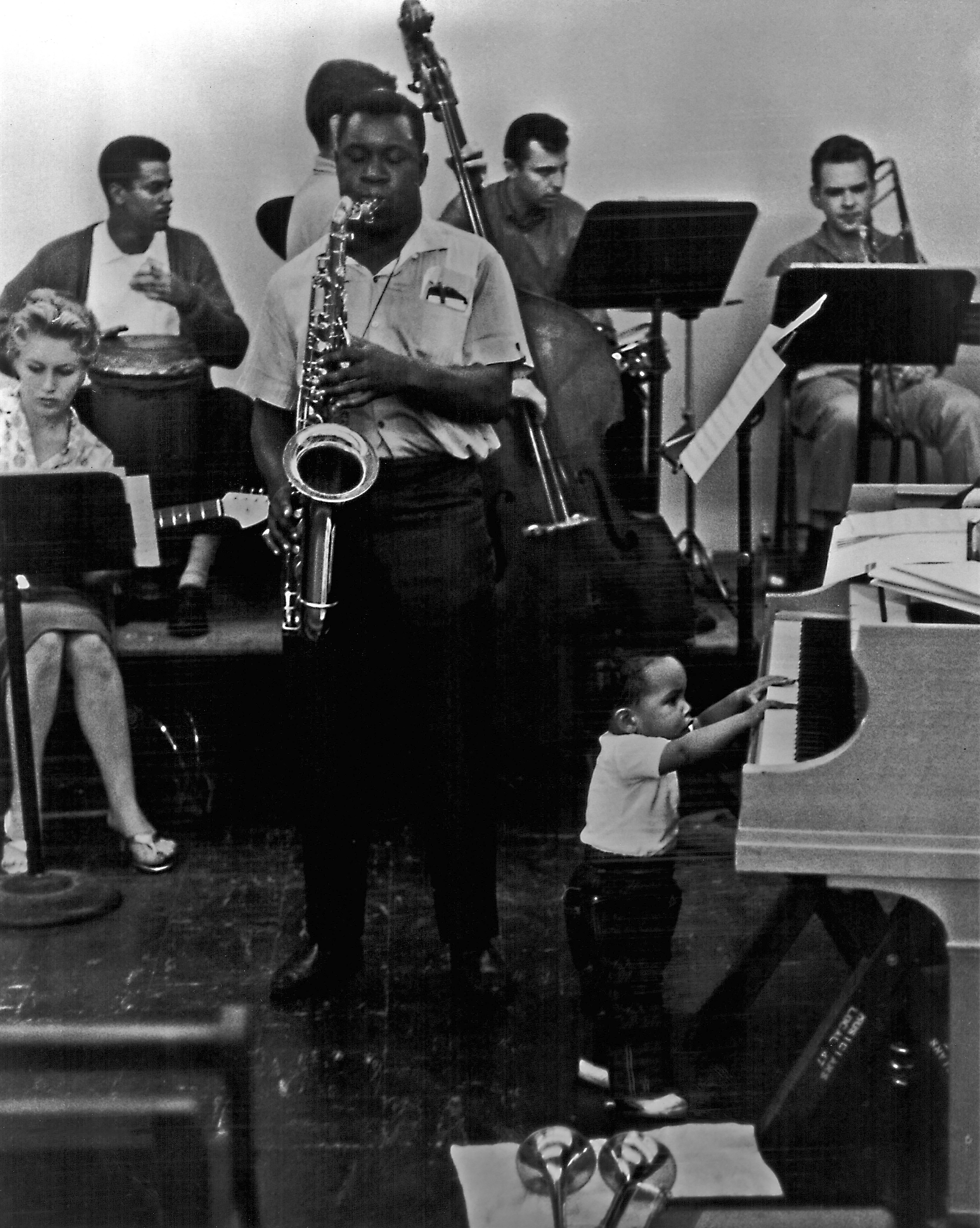 H.B. Barnum L.A. soul-jazz band, 1959
H.B. on sax. H.B.III on piano, Laudir on congas, Hal Blaine drums, Dick Leith on trombone, string bass (unknown), Carol Kaye elec. guitar