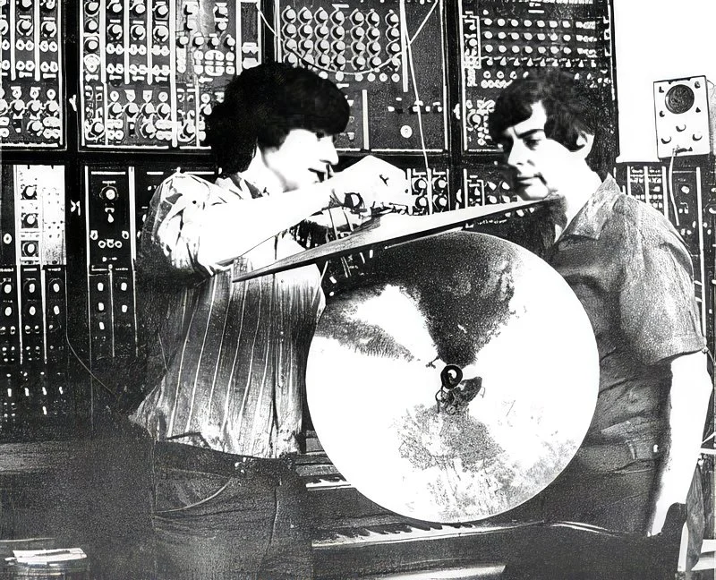 May 1970
Paul Beaver (1st Synthesizer player) & Bernie Krause