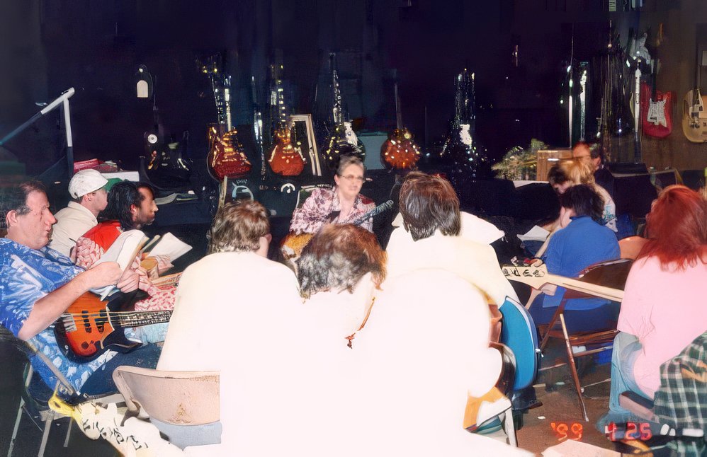 Group Seminar Lessons
At McCabe's Music, April 25th, 1999
