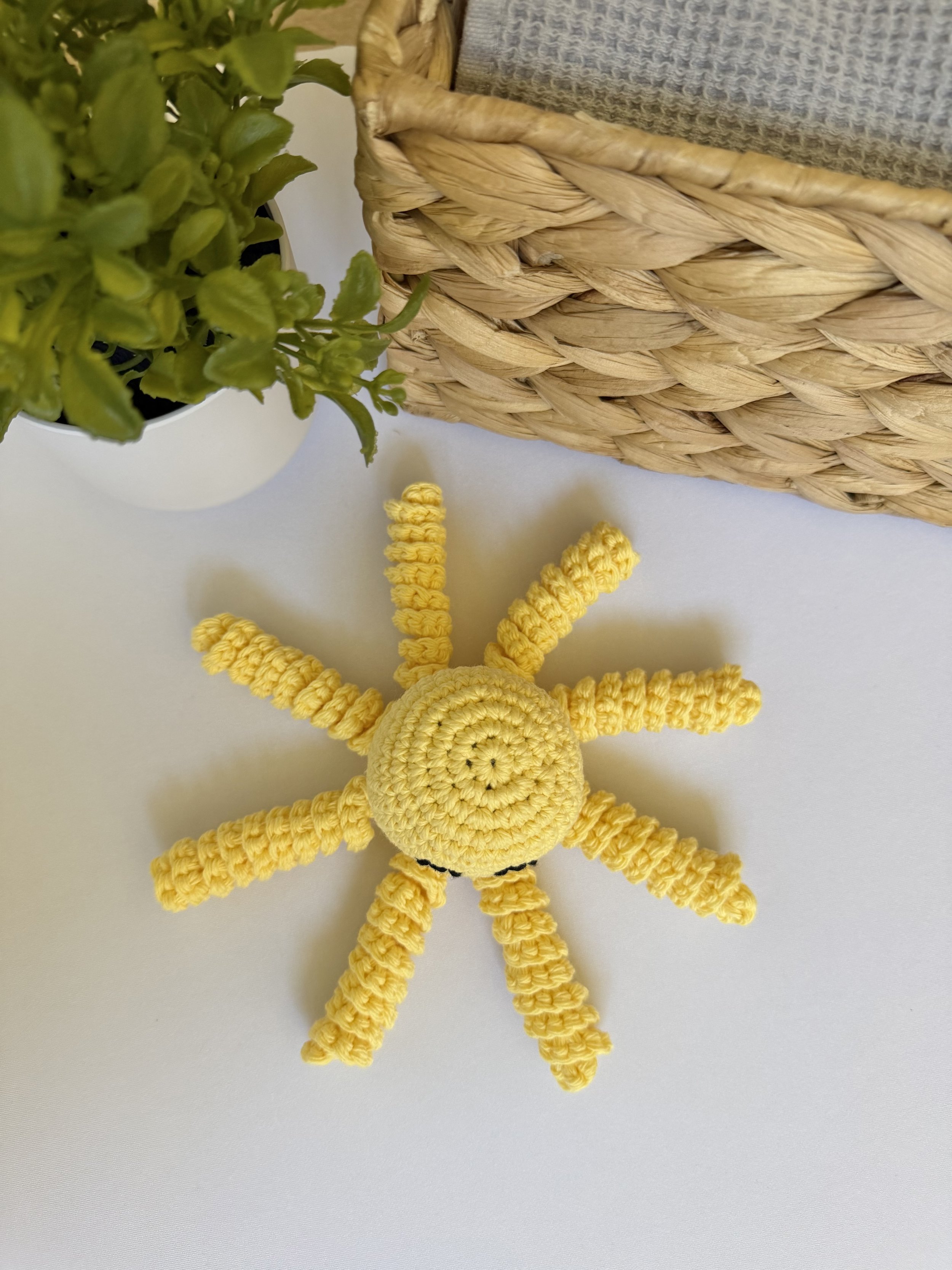 YellowOcto3.jpg