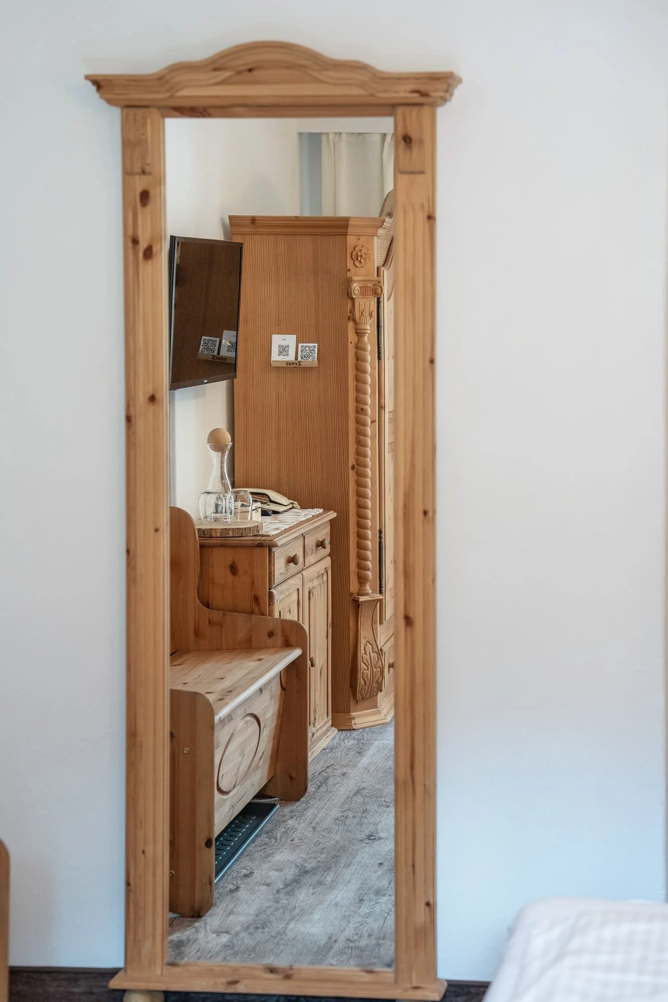 tenne_zimmer_20260810_11_tischler.jpg