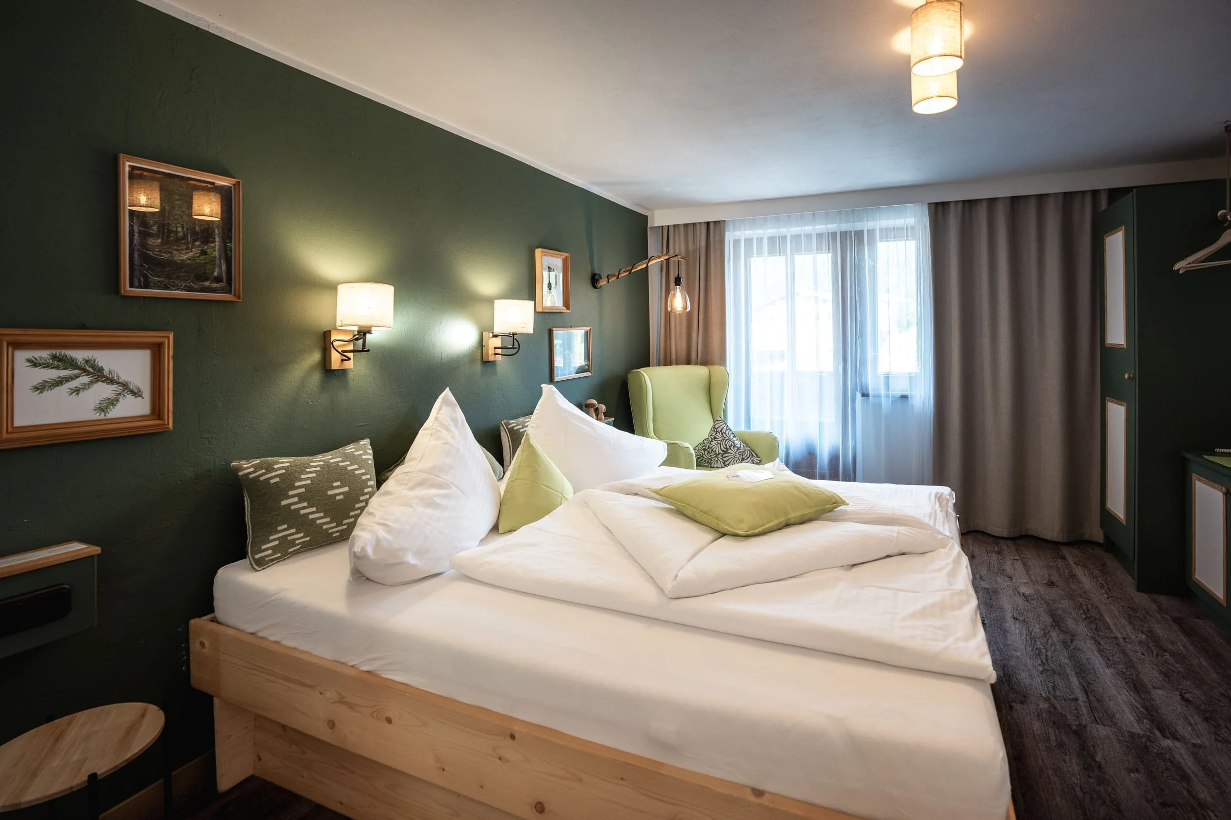 tenne_zimmer_20260810_01_wald.jpg