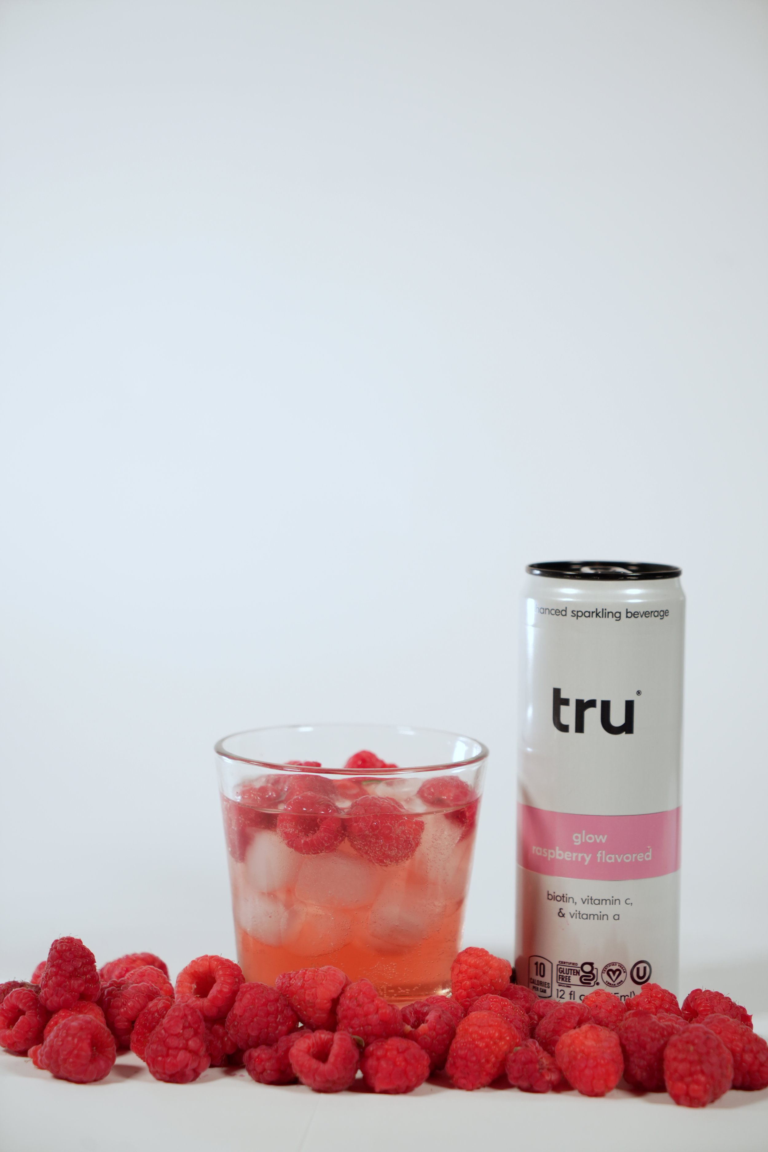 Raspberry_drink_in_cup.jpg
