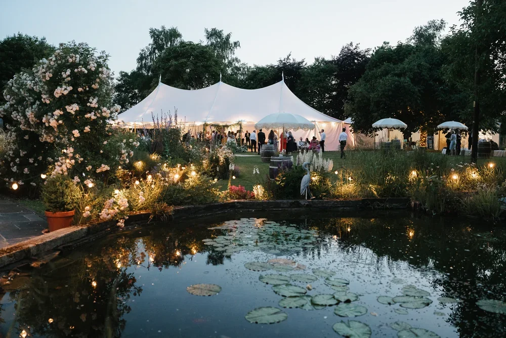 garden-wedding-emily-andrew-5.webp