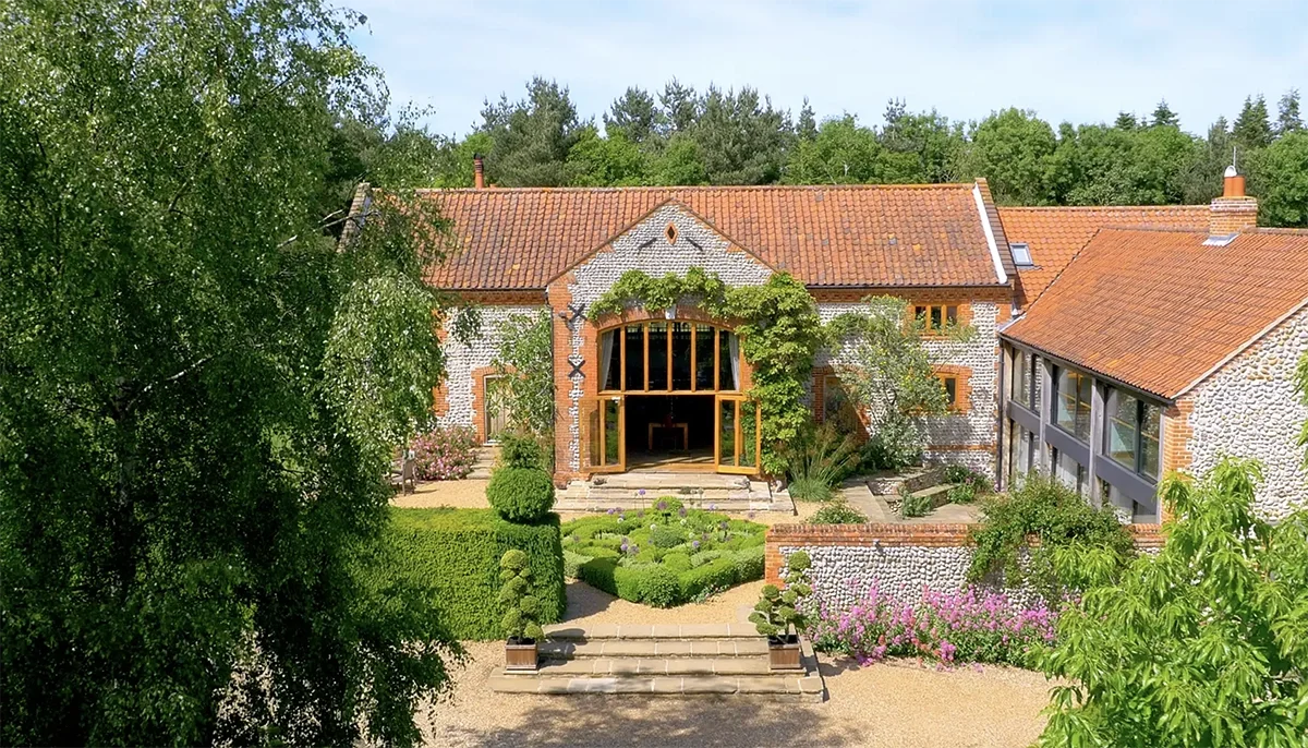 Intimate North Norfolk wedding venue, Chaucer Barn