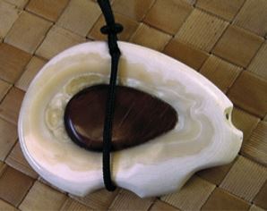 An example of a Zuni bear carving