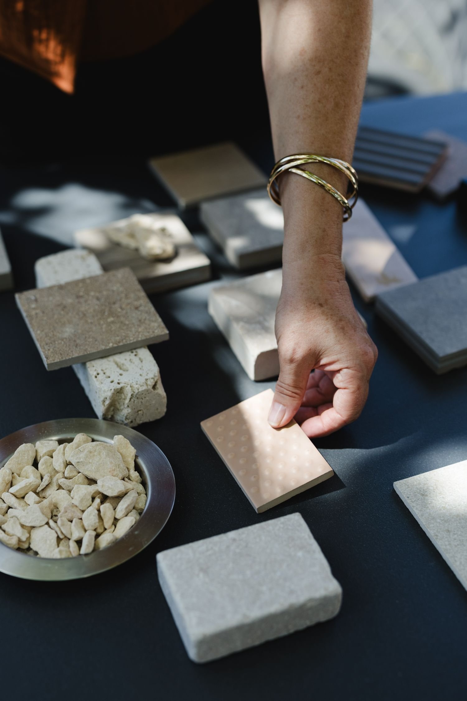 Choosing materials for Dubai gardens that prioritise beauty, performance and longevity
