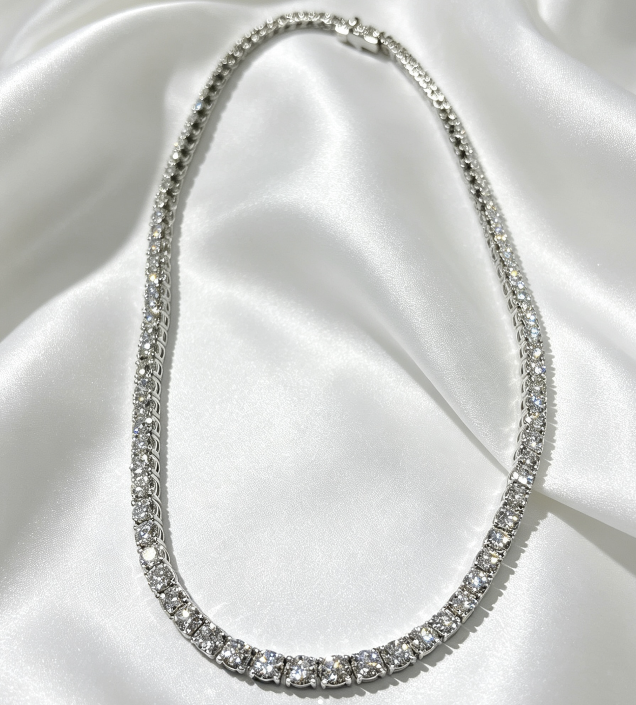 CTF 18K white gold diamond necklace, D-20.47CT