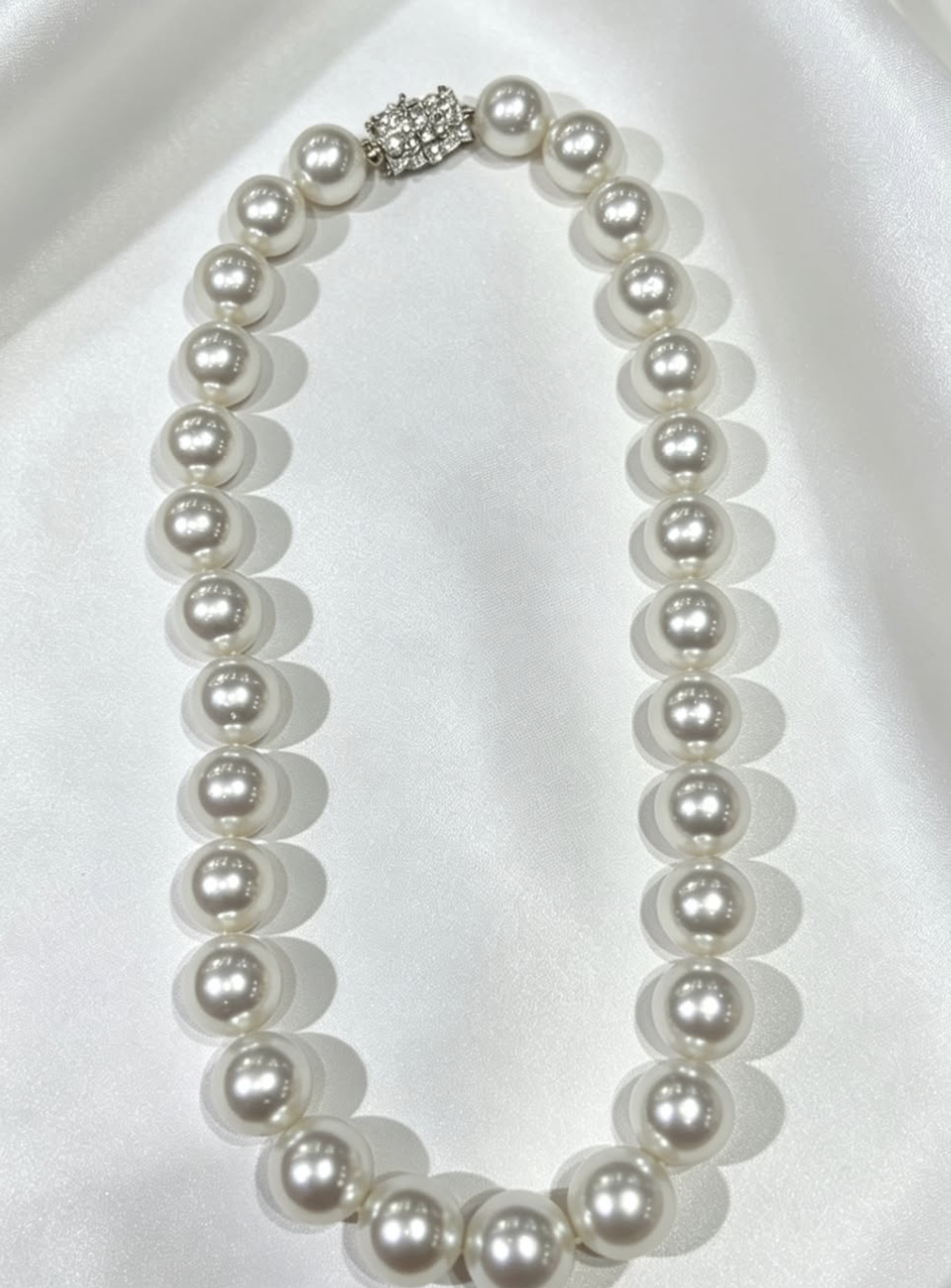18K white gold diamond clasp extra-large white pearl necklace 22D