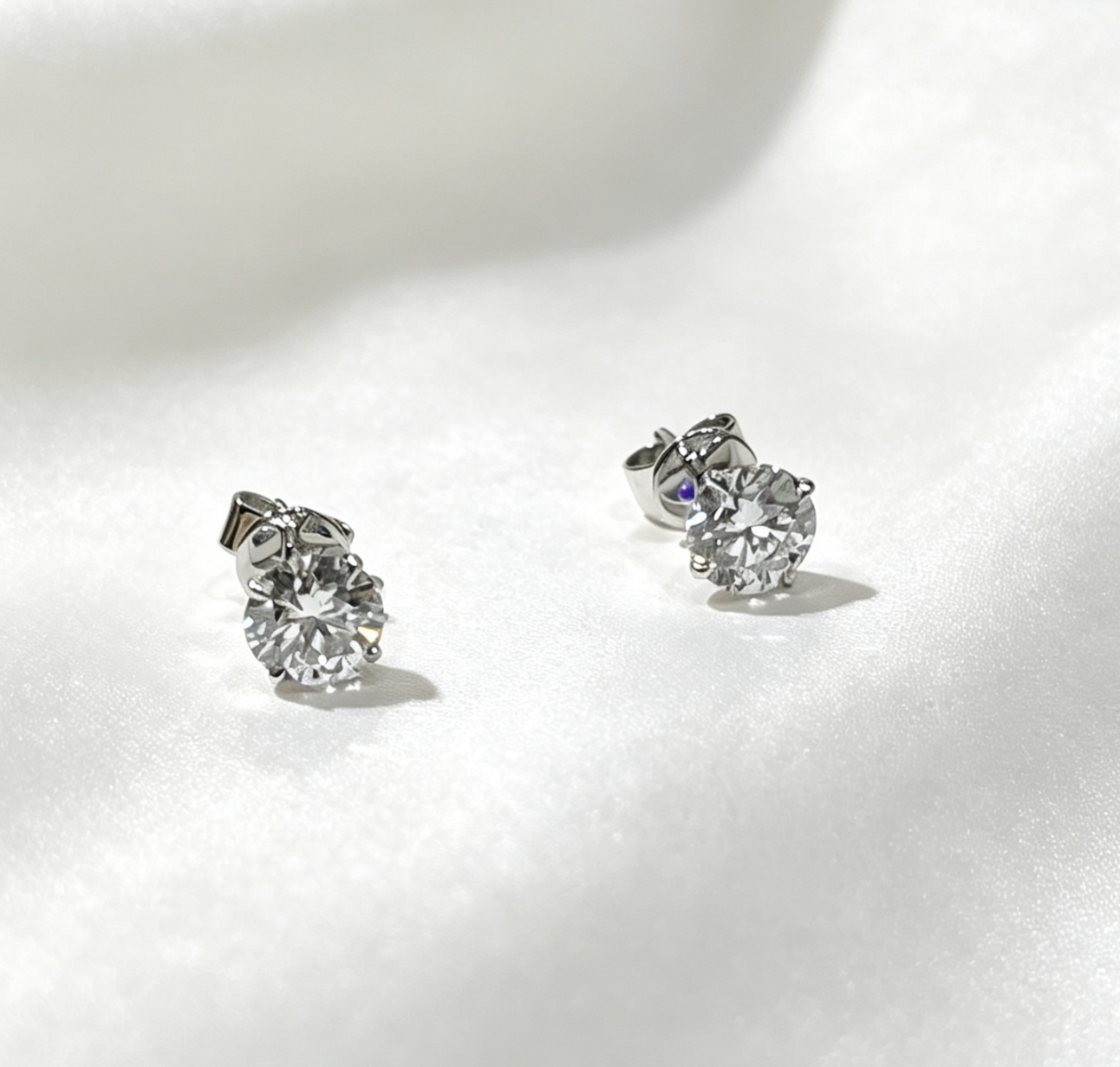 18K white gold diamond earrings(Pair) D-1.00CT D-1.00CT,(GIA,E,VS2)(GIA,E,VS2)