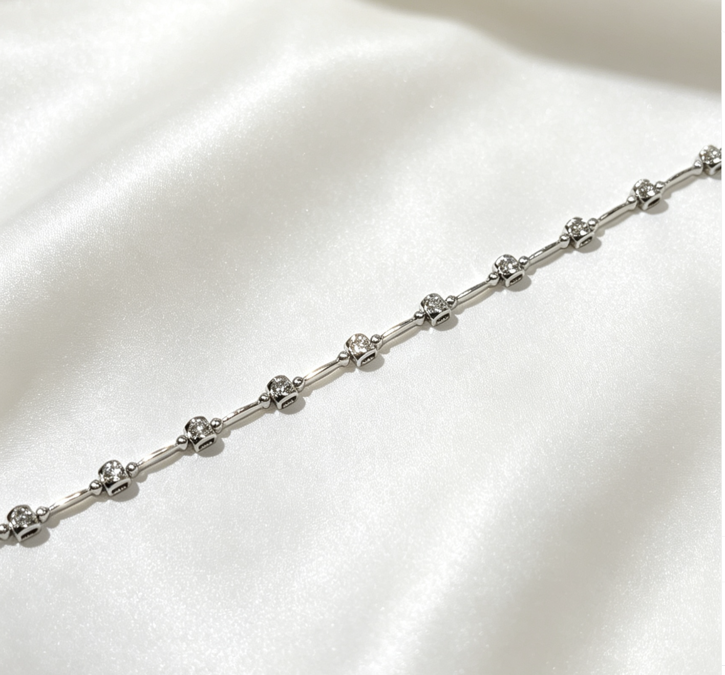 18K White Gold Diamond Bracelet 12d-0.69CT