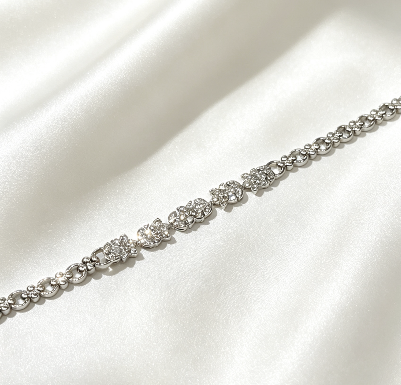 18K White Gold Diamond Bracelet 47d-2.04CT