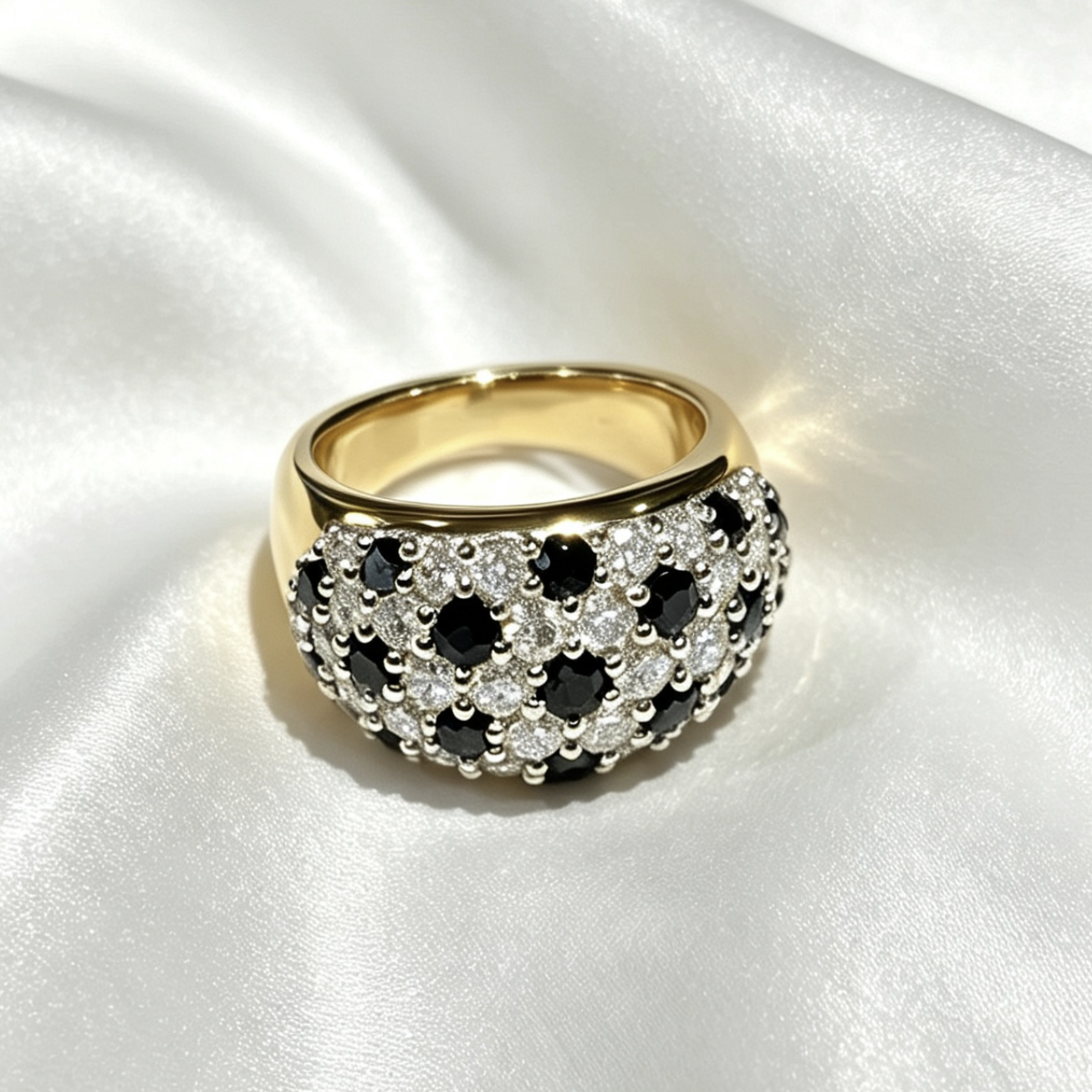 18K Yellow gold sapphire diamond ring