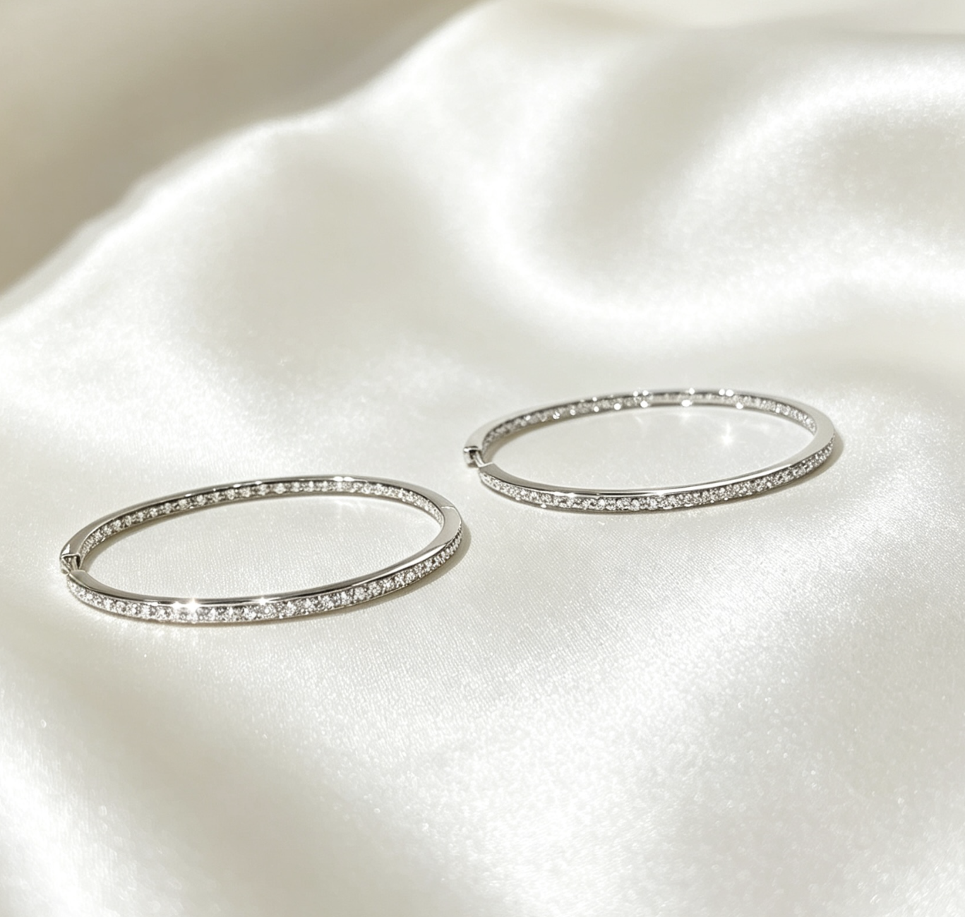 Chow Tai Fook 18K Platinum diamond hoop earrings 32d-1.88CT（pair)