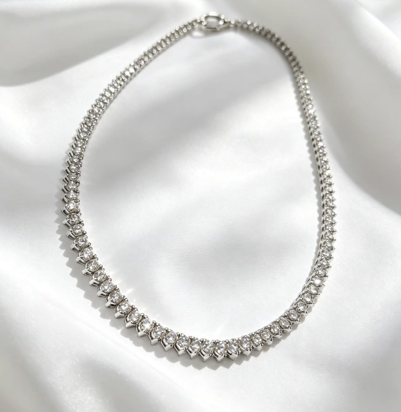 18K white gold diamond necklace, 130D-16.88CT