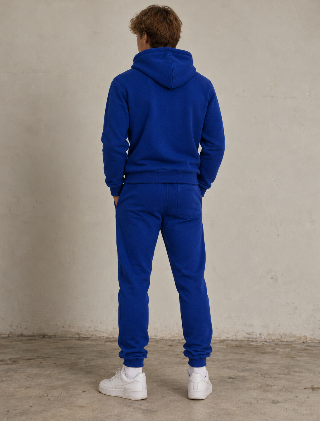 Lookbook bleu cobalt vu de dos.png