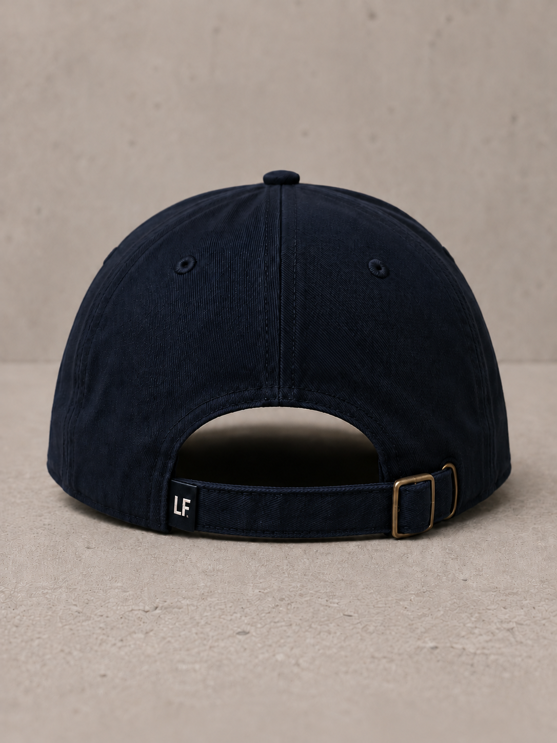 Casquette bleu marine vue de dos.png